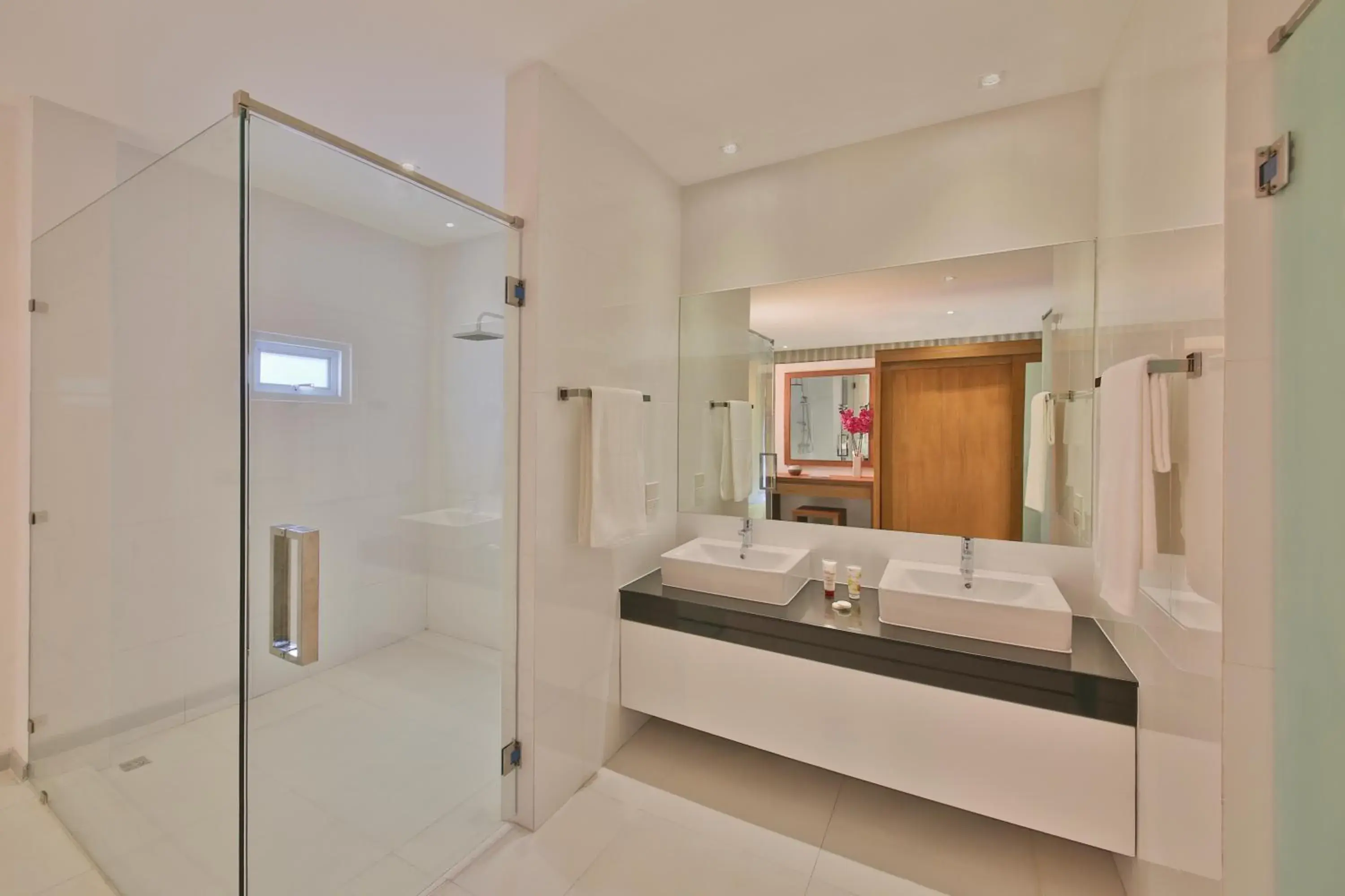 Bathroom in Samui Blue Orchid - Adult Only