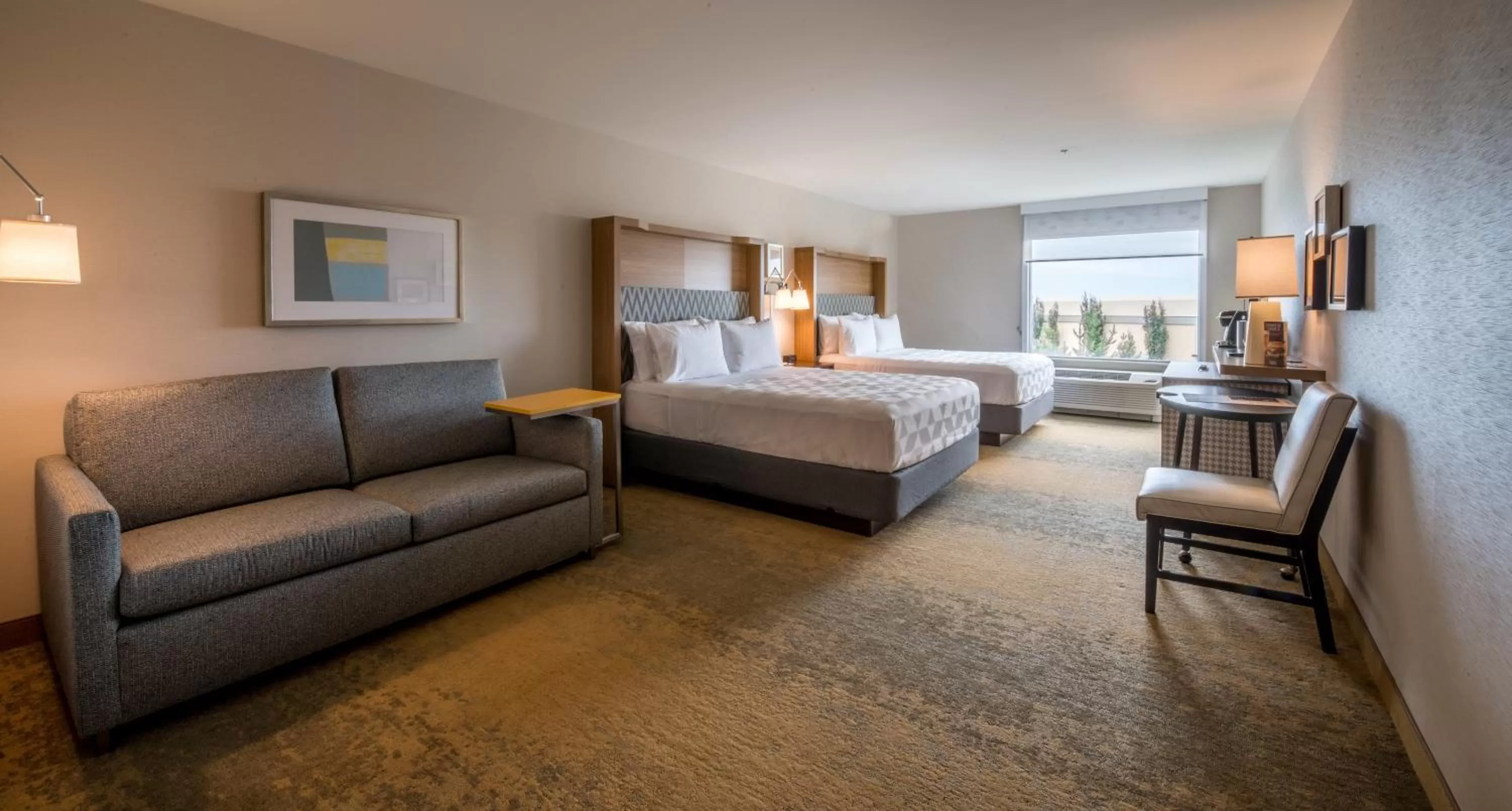 Photo of the whole room, Bed in Holiday Inn Edmonton South - Evario Events by IHG