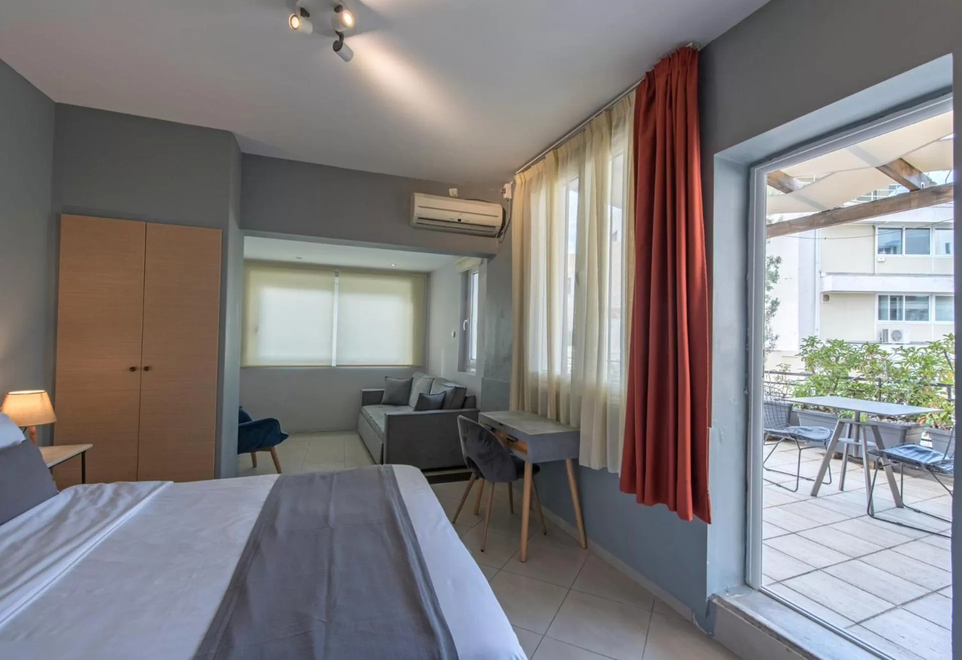 Bed in Kimon Hotel Athens