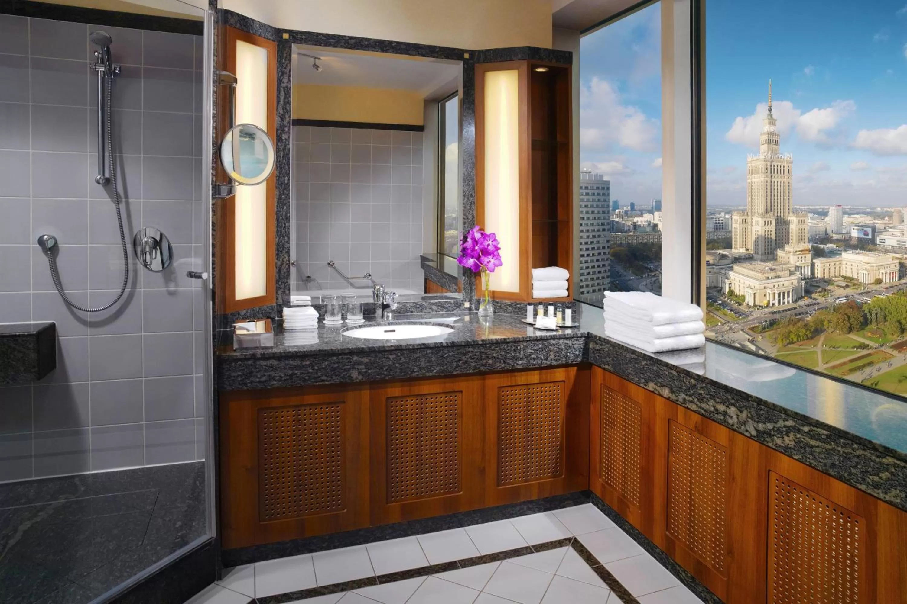 Photo of the whole room, Bathroom in Warsaw Marriott Hotel