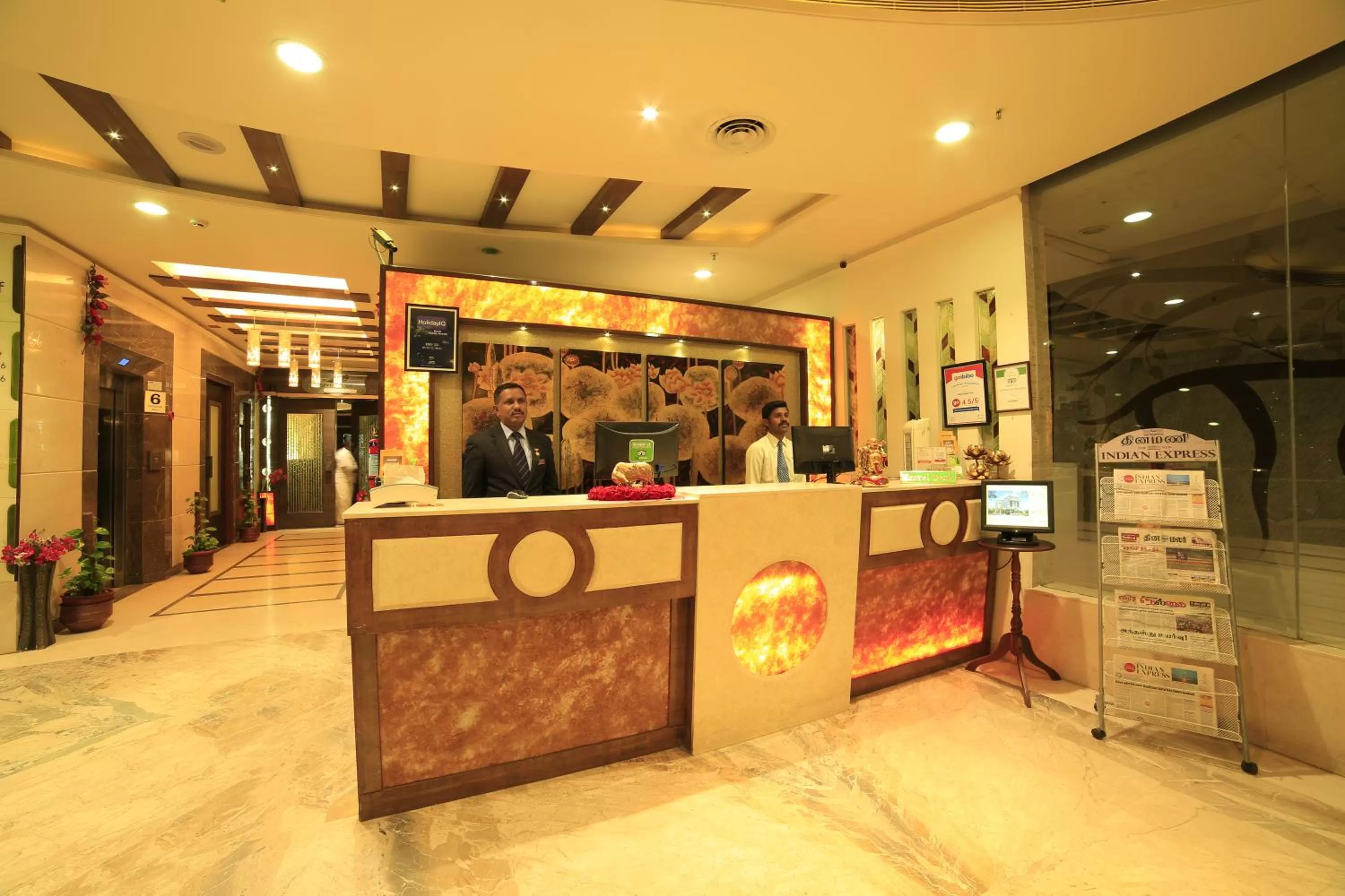 Staff in Hotel Apple Ttree