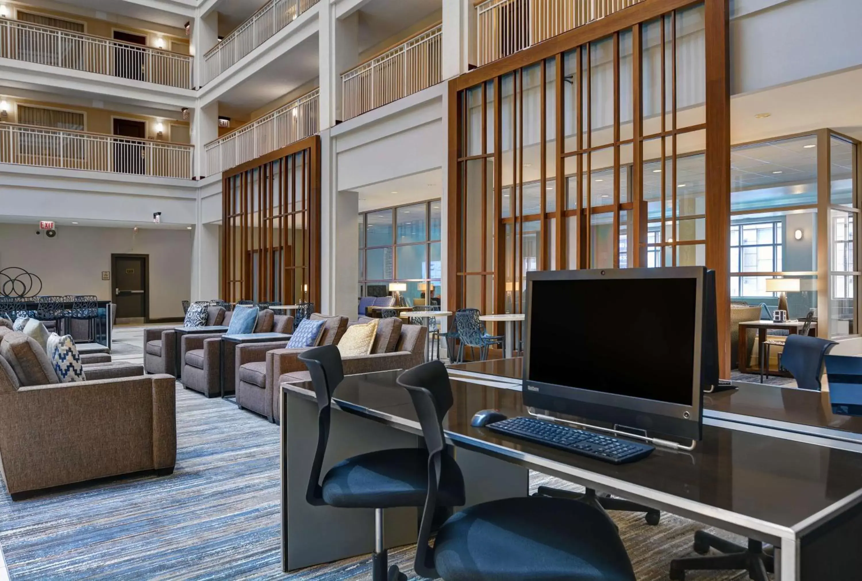 Business facilities, TV/Entertainment Center in Embassy Suites Chicago - Downtown River North