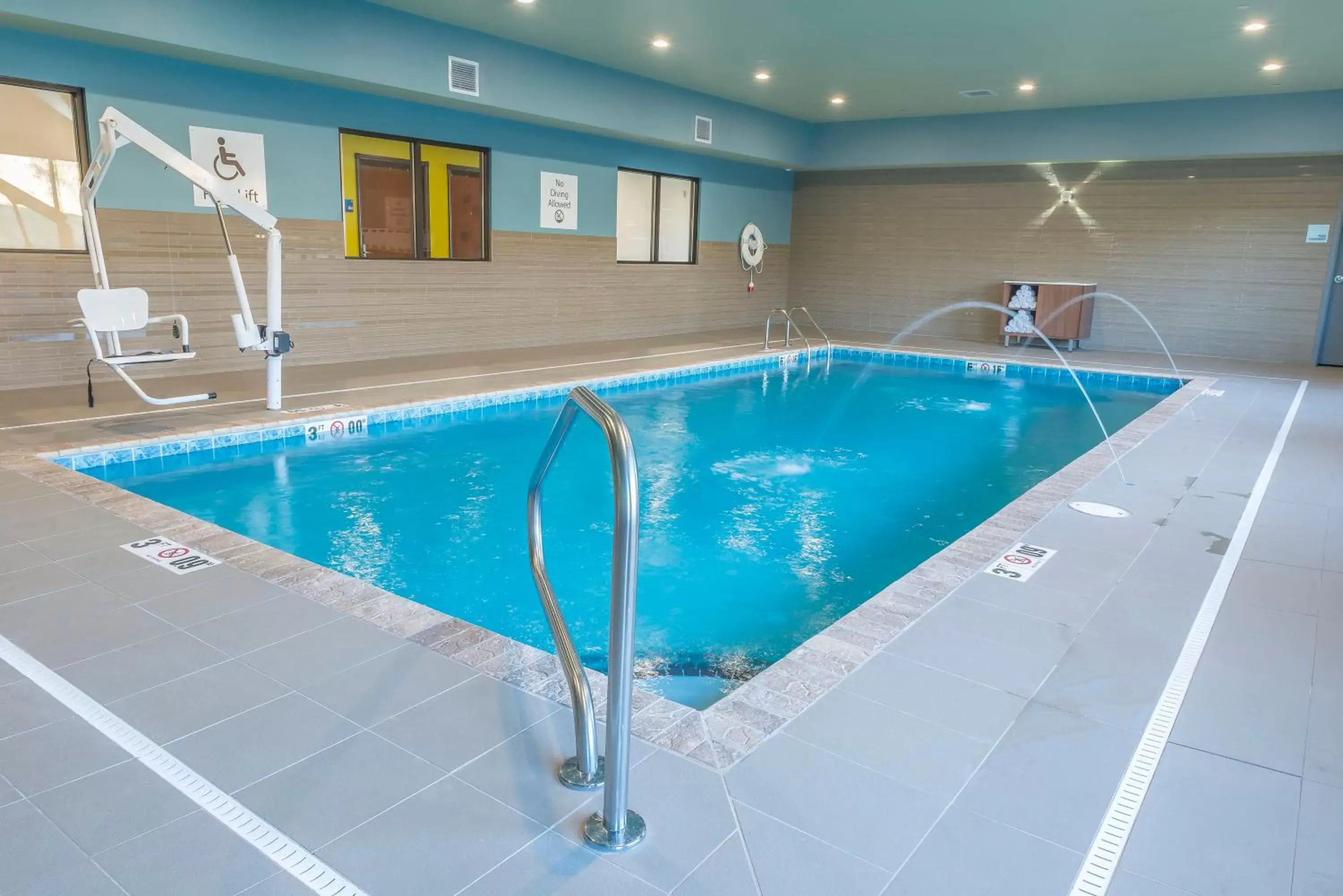 Swimming Pool in Holiday Inn Express & Suites Clarion, an IHG Hotel