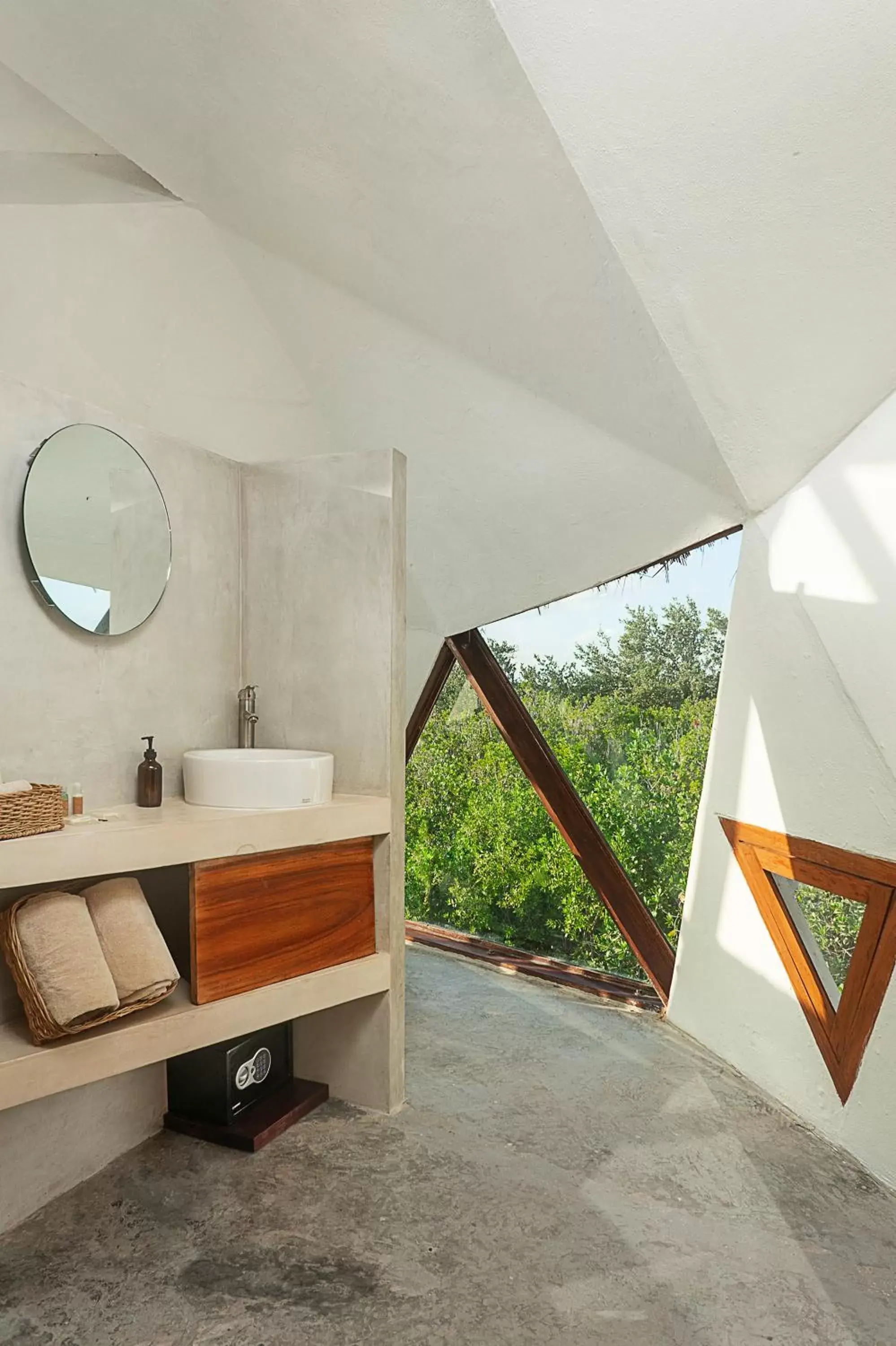 Bathroom in Mamasan Treehouses & Cabins