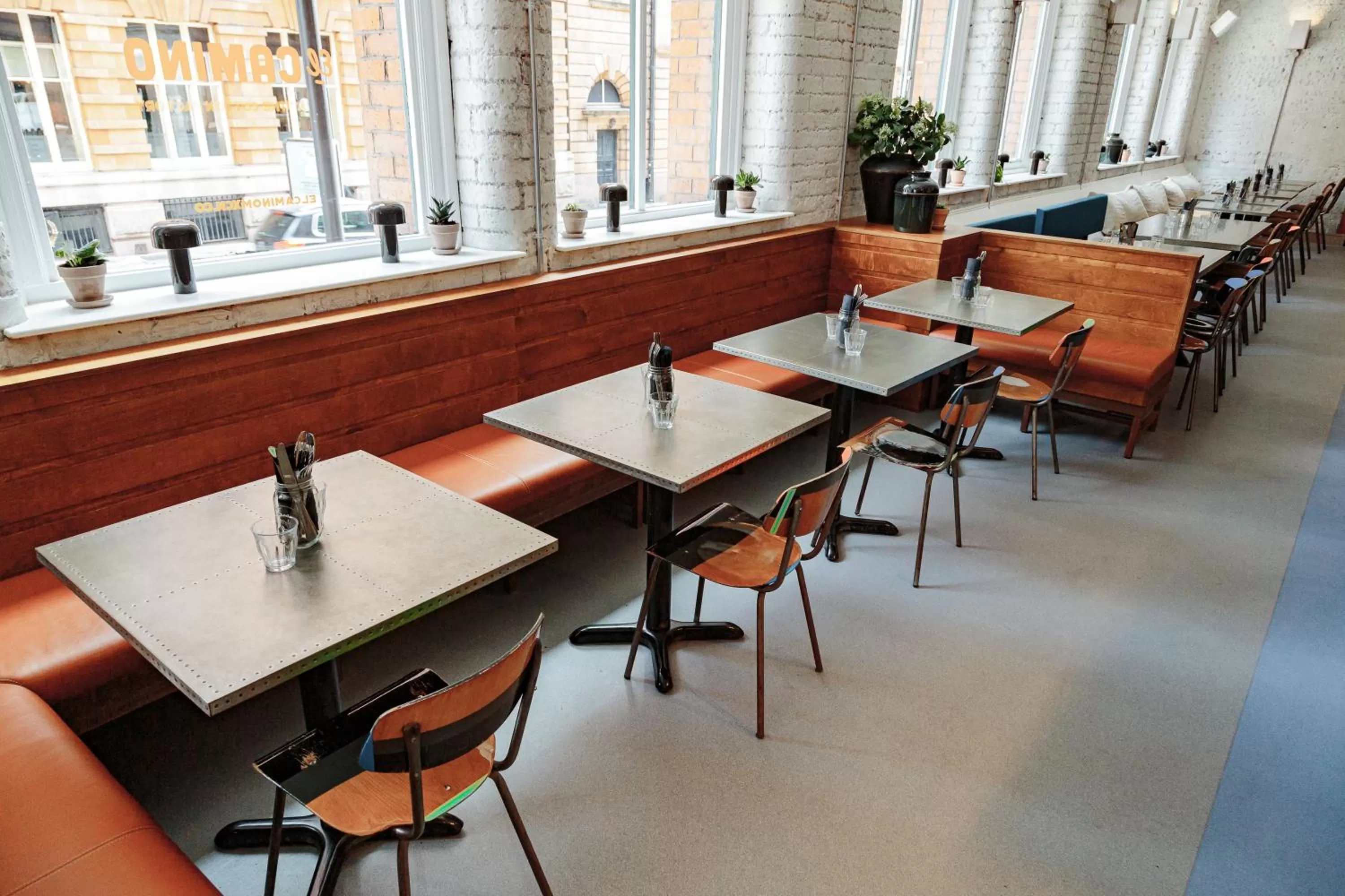 Restaurant/places to eat in Whitworth Locke