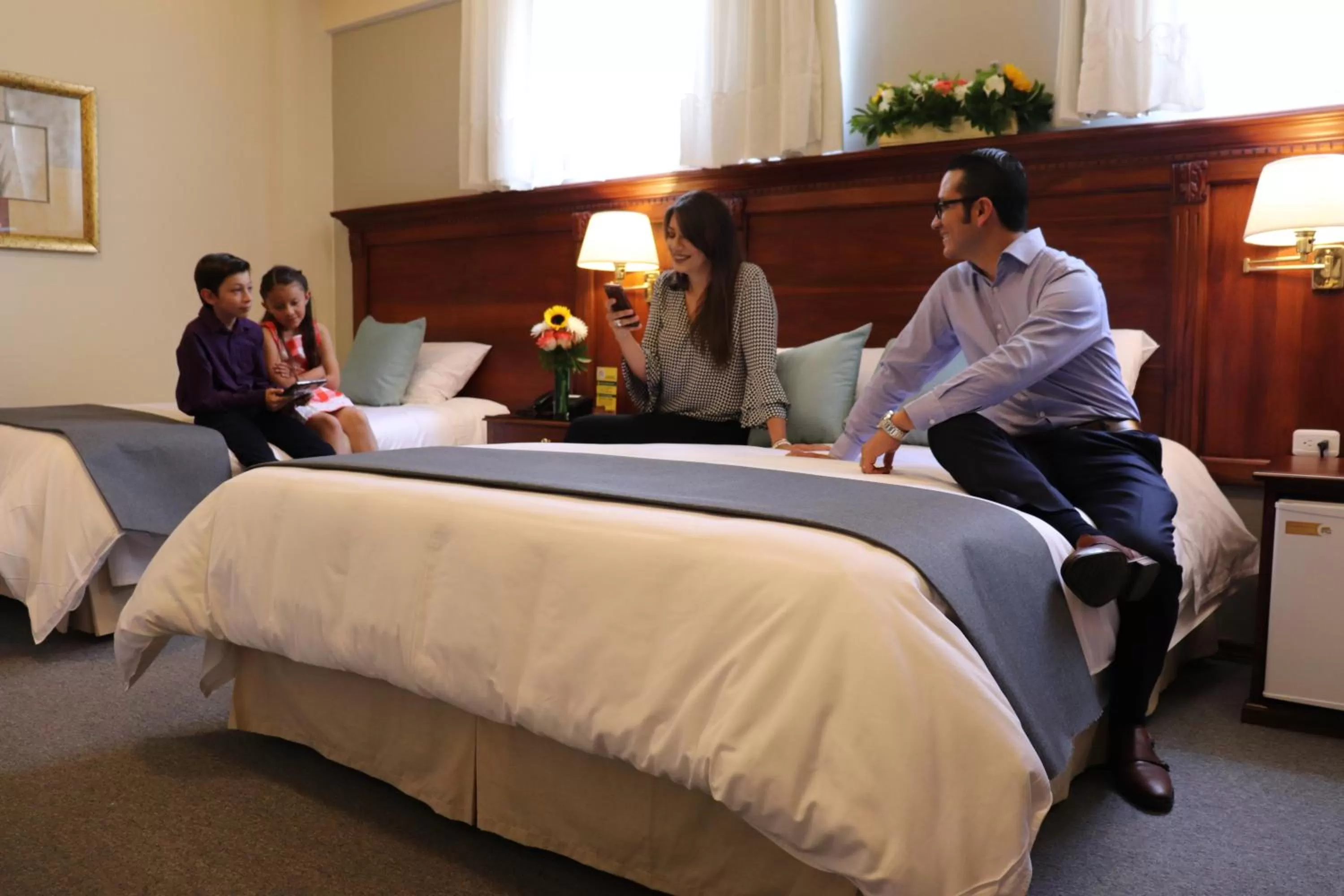 group of guests, Bed in Hotel Florida