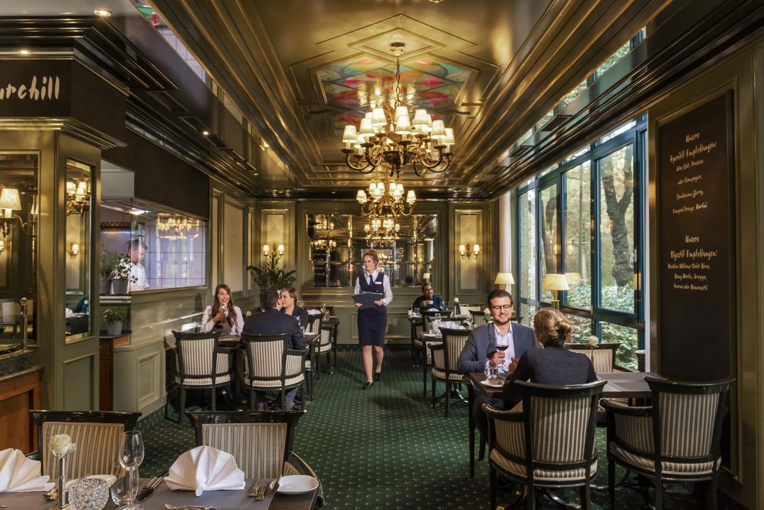 Staff in Maritim Hotel Bremen