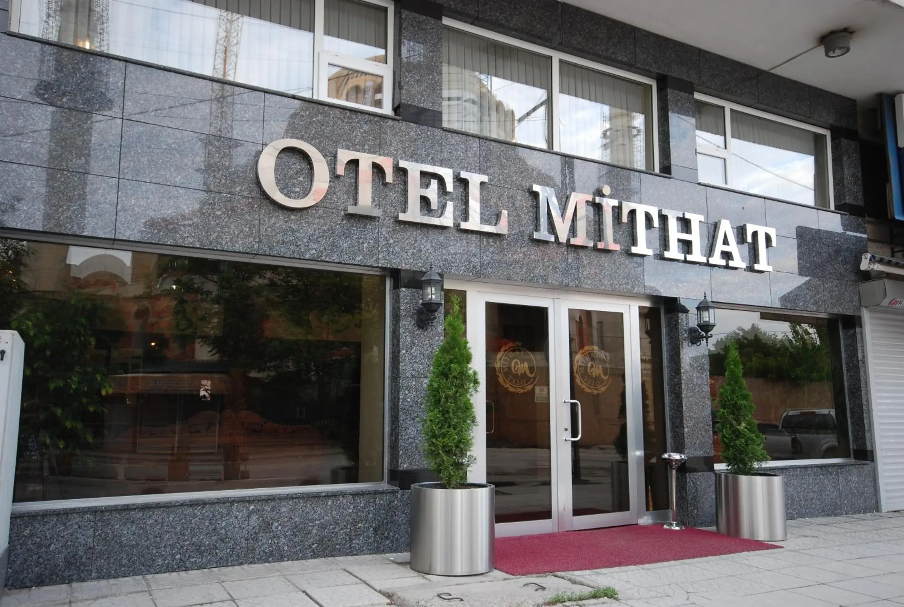 Facade/entrance in Hotel Mithat