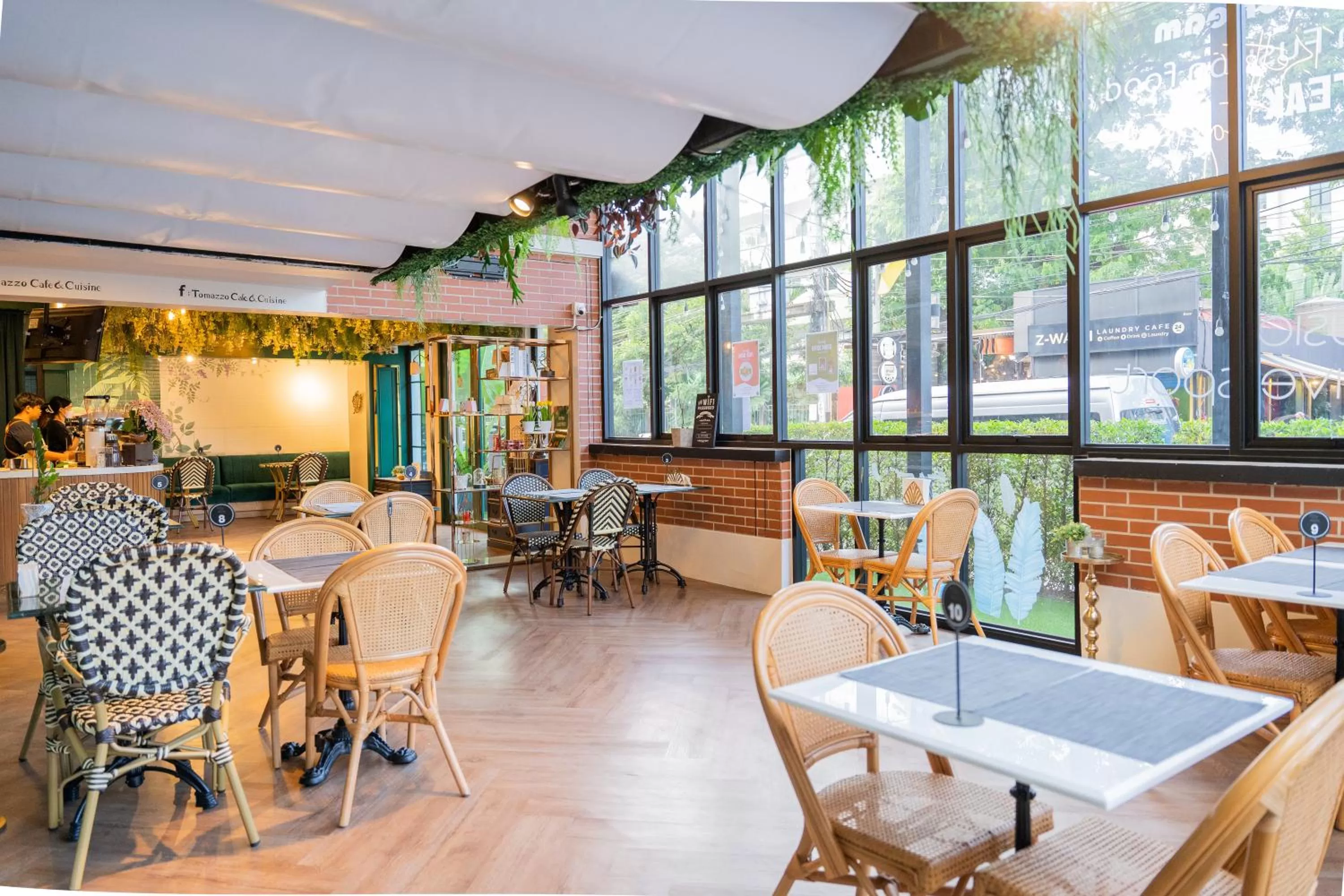 On-site shops, Restaurant/Places to Eat in The Riche Boutique SHA Plus