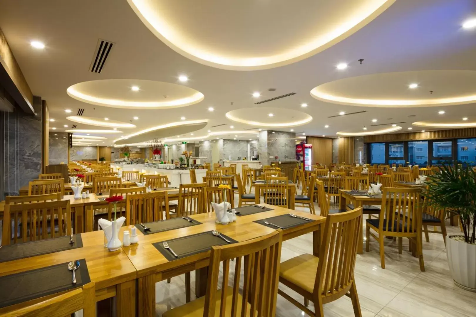 Restaurant/Places to Eat in Xavia Hotel