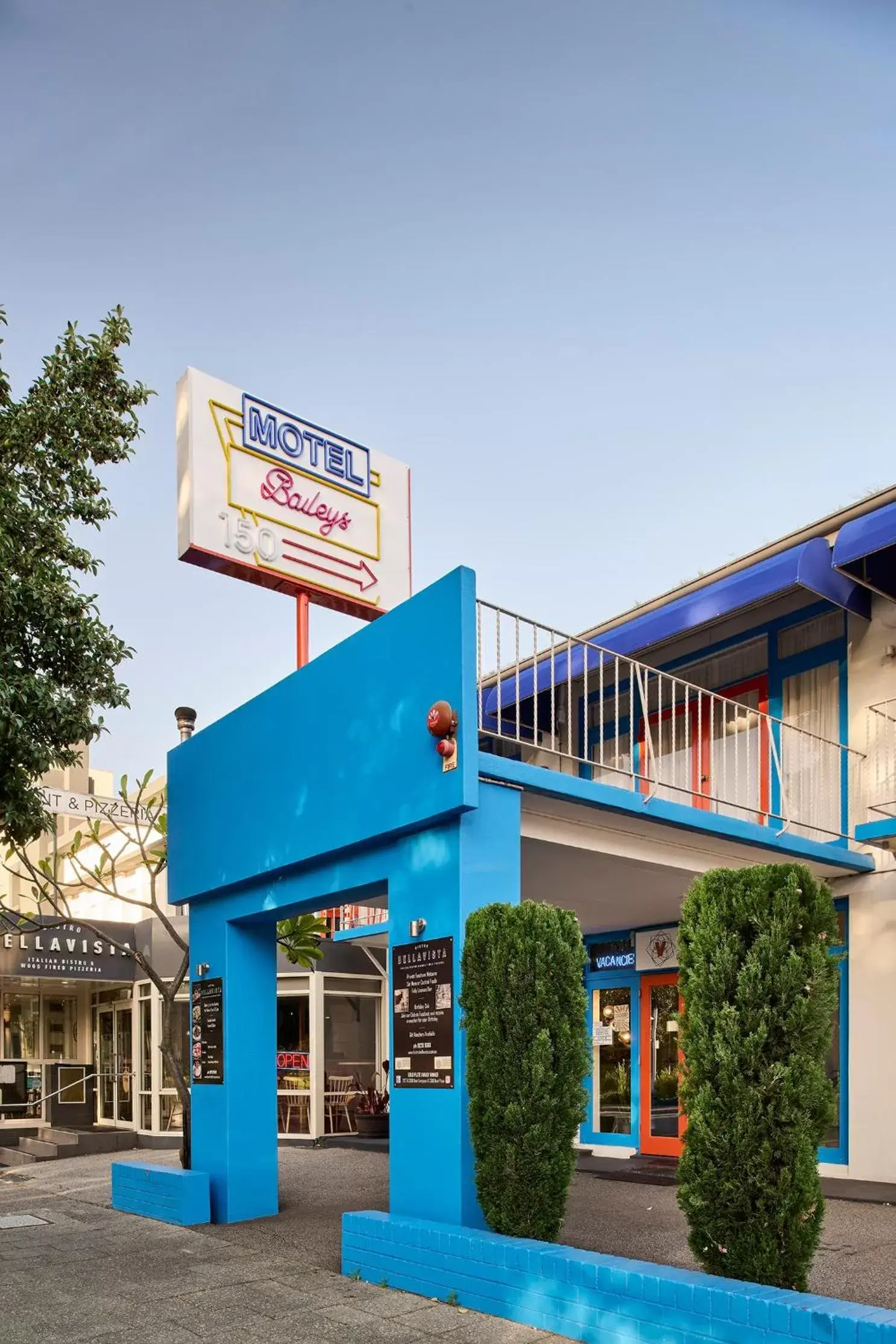 Property building in Baileys Parkside Motel by VetroBlu Property building in Baileys Parkside Motel by VetroBlu