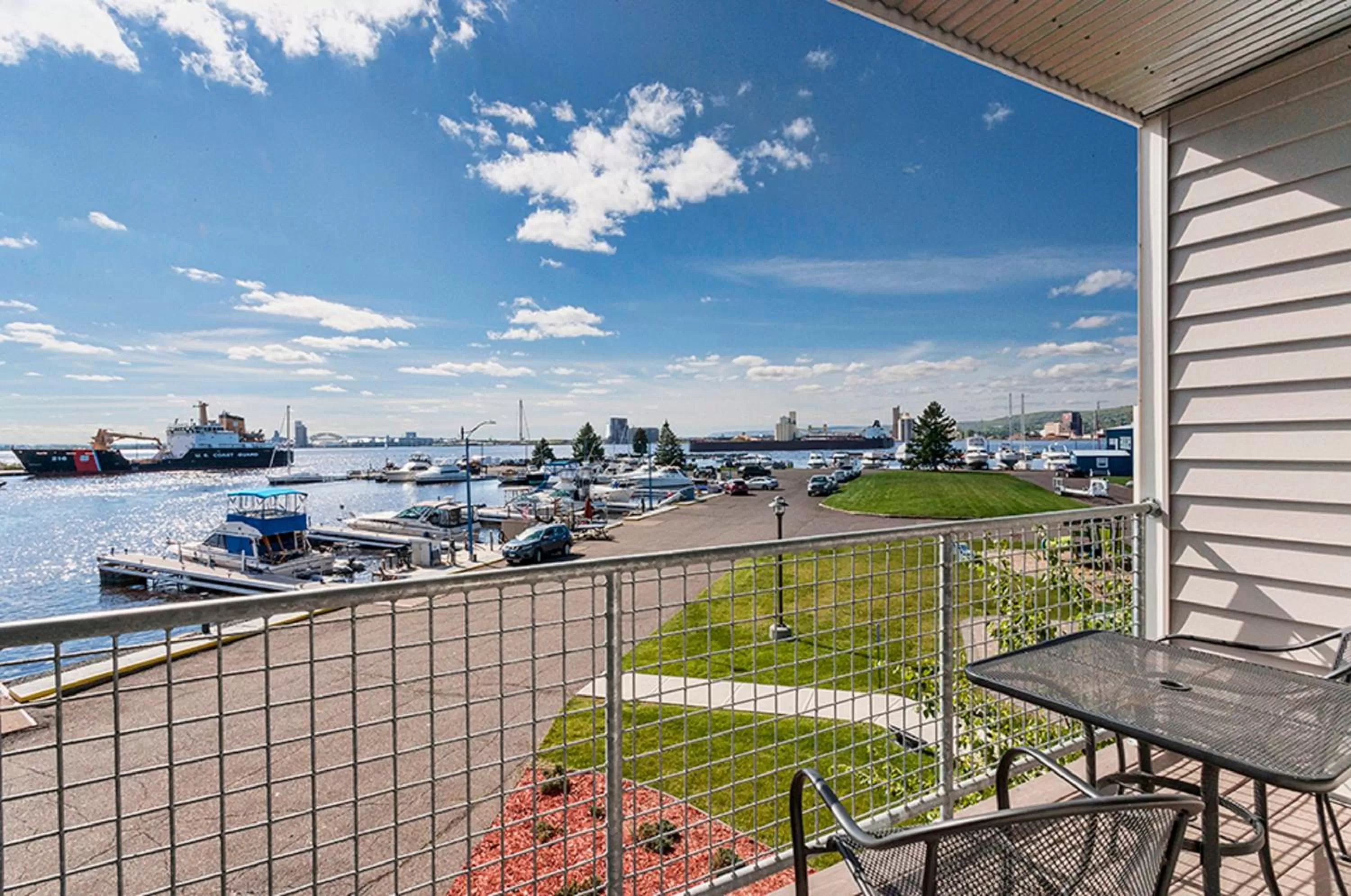 Property building in Park Point Marina Inn