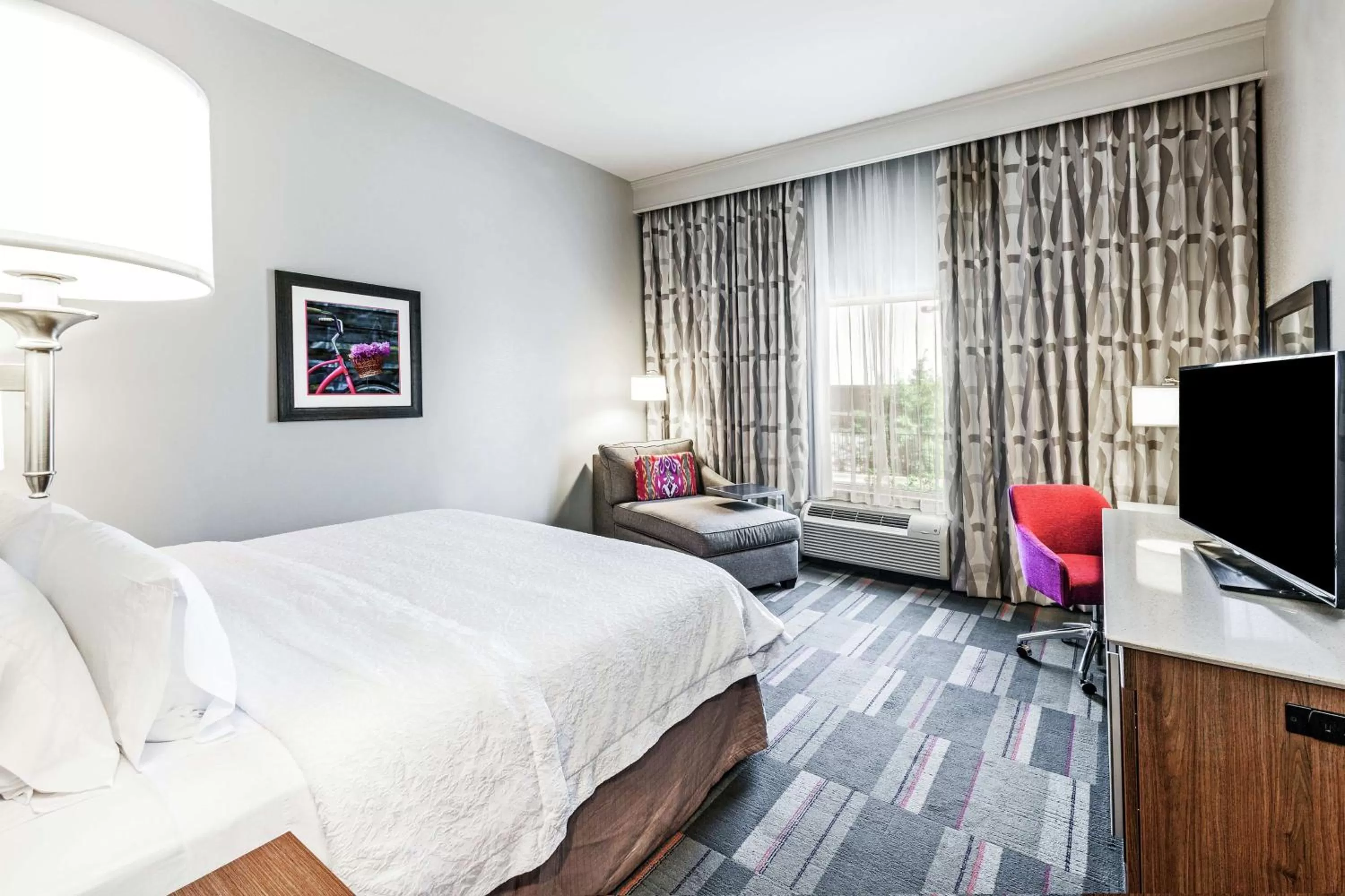 Bedroom, Bed in Hampton Inn North Little Rock McCain Mall, AR