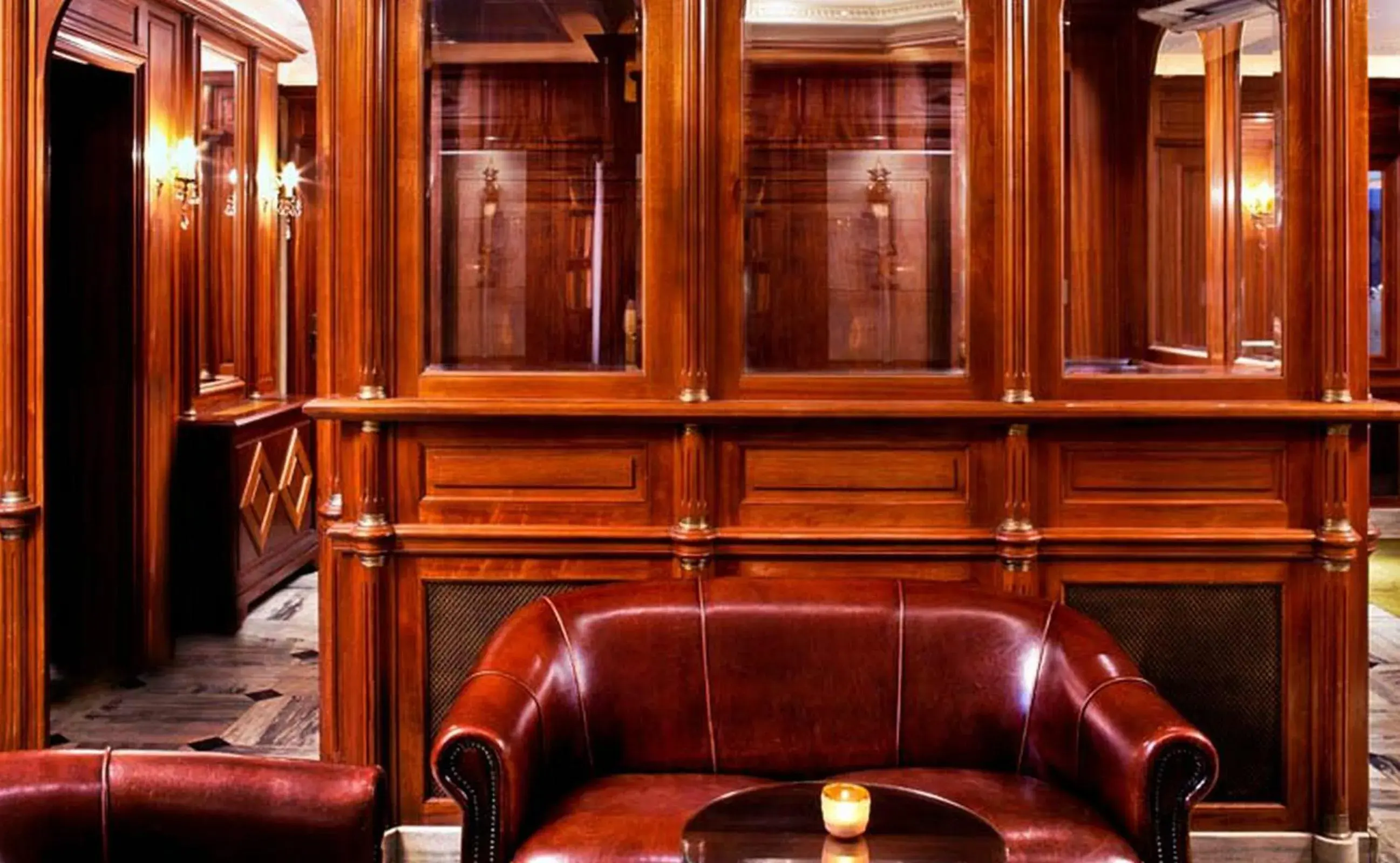 Lounge or bar, Seating Area in Best Western Premier Trocadero La Tour Hotel