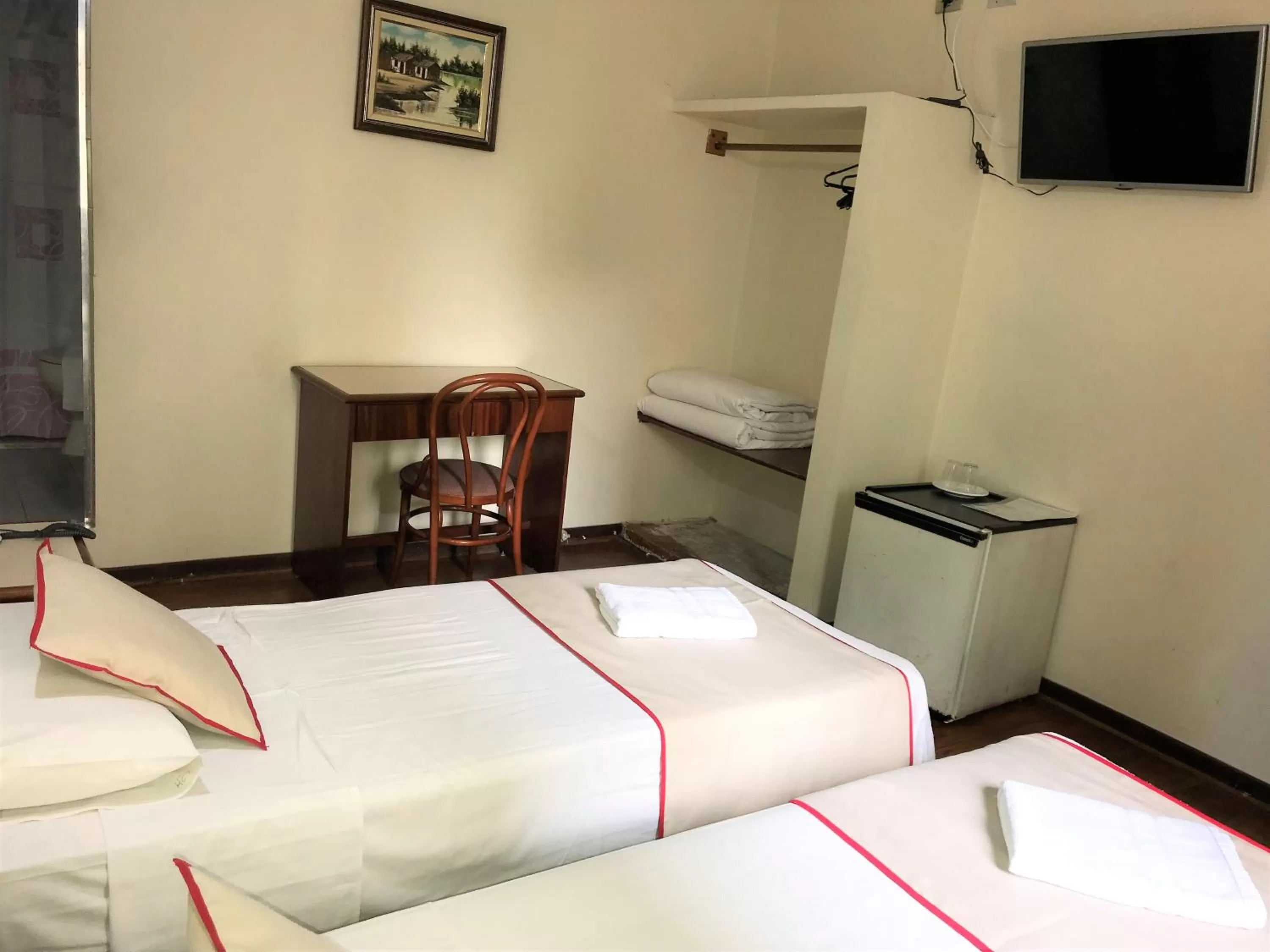 Bedroom, Bed in Hotel São Jorge São Paulo - Próximo a 25 de março, região do Brás, fácil acesso ao Expo Center Norte e Mercado Municipal SP