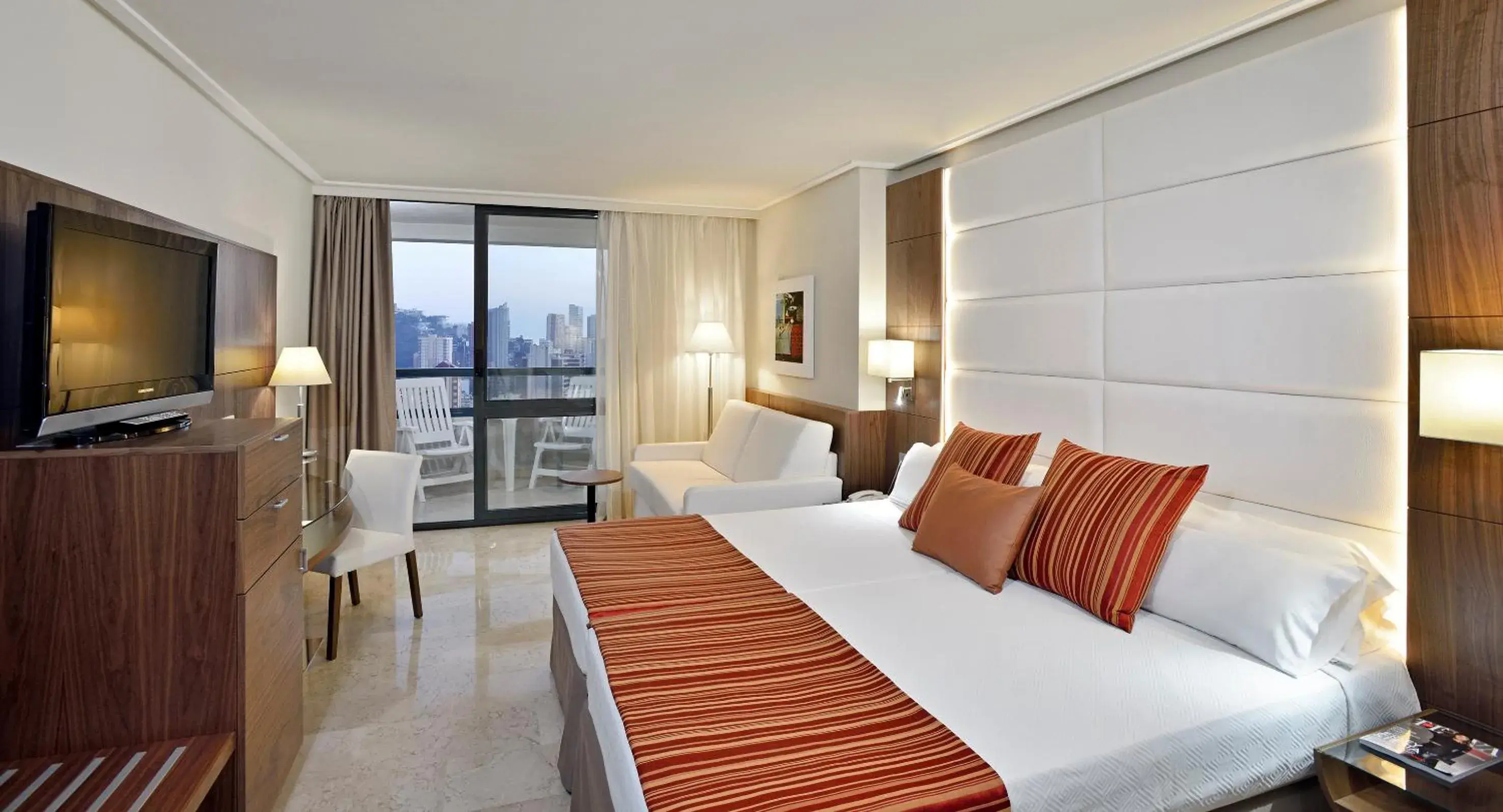 Photo of the whole room, Bed in Melia Benidorm Photo of the whole room, Bed in Melia Benidorm