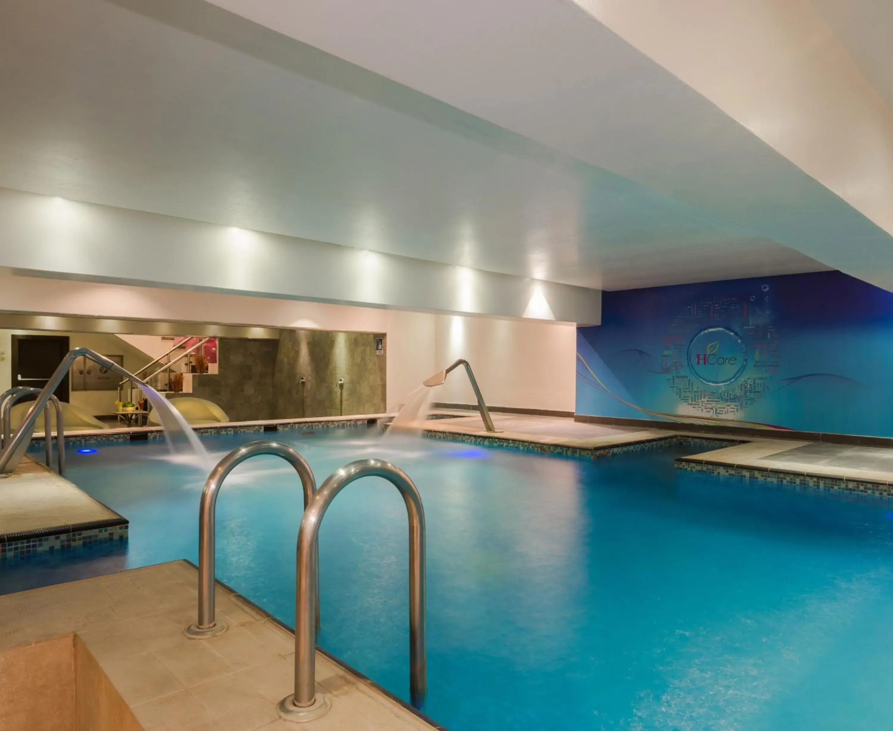 Swimming Pool in Golden Tulip Qasr Al Nasiriah