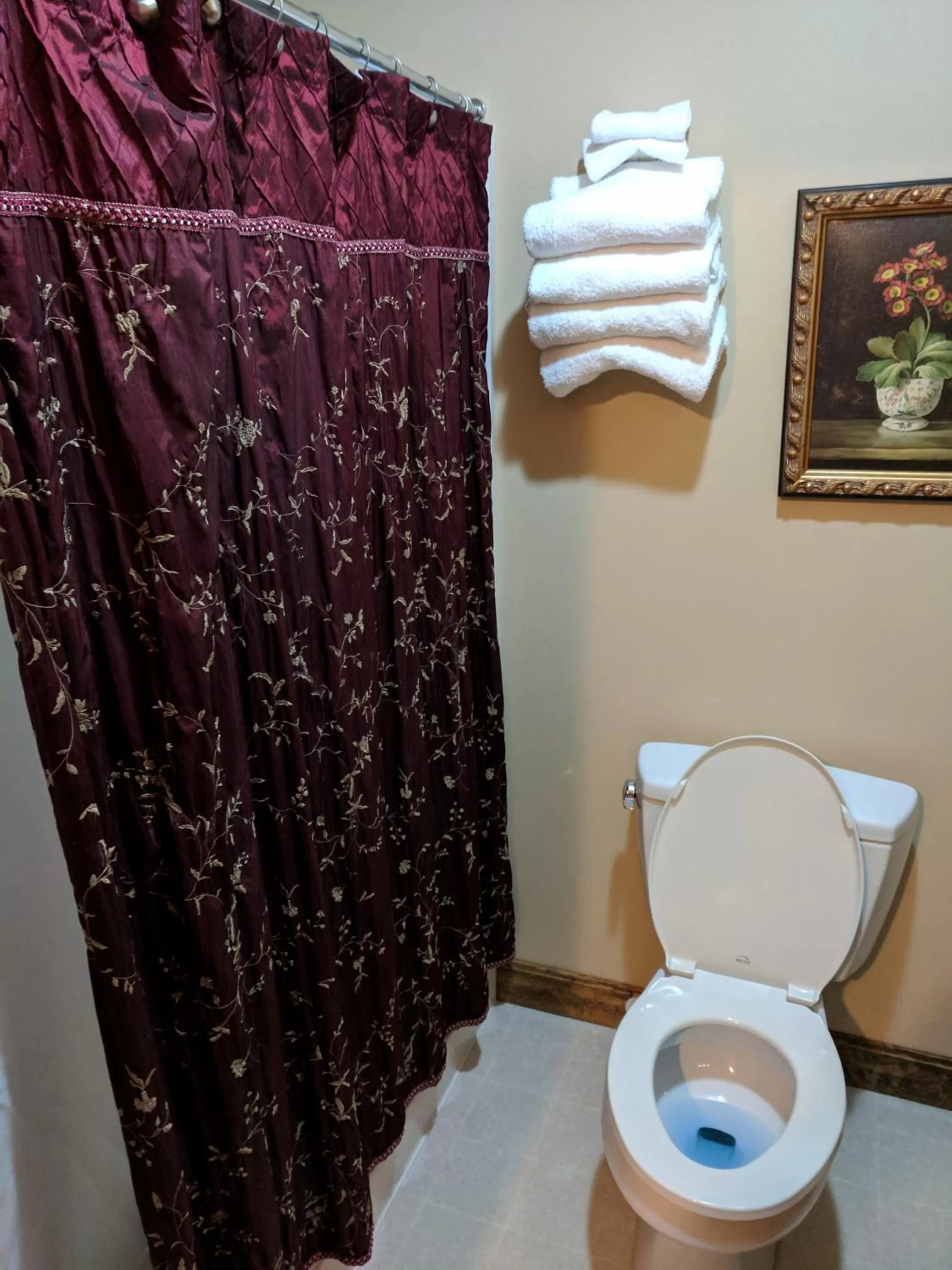 Bathroom in Greenbrier Inn Killington