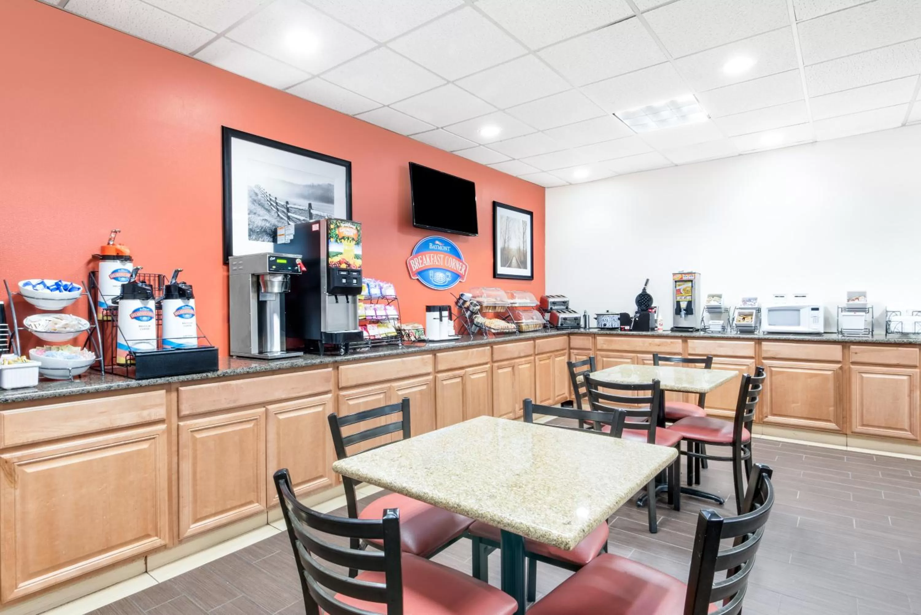 Breakfast in Baymont by Wyndham Midland Airport