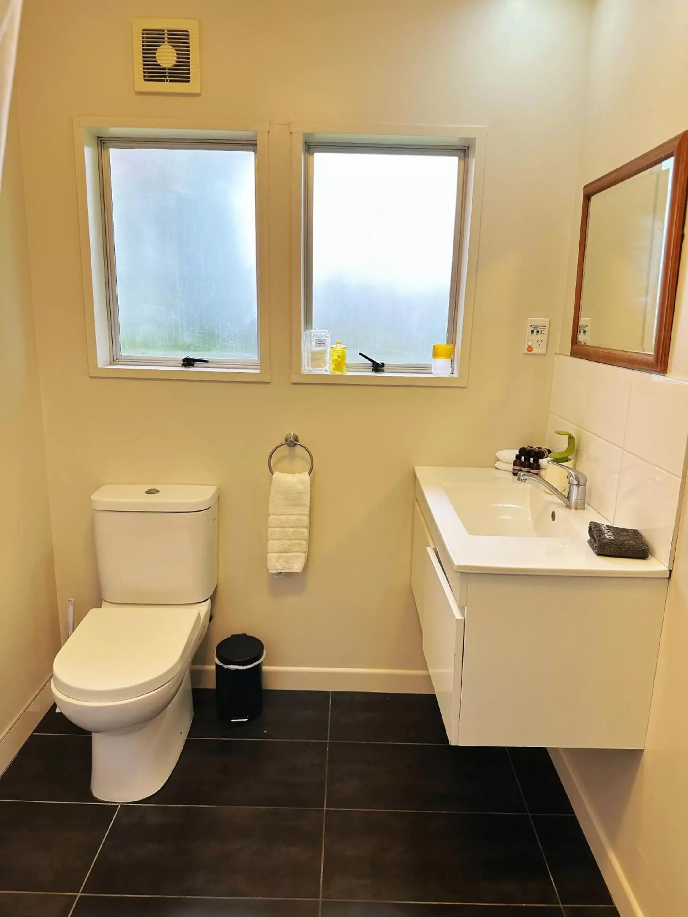 One-Bedroom Apartment in Red Rock Thermal Motel - Mineral Pool One-Bedroom Apartment in Red Rock Thermal Motel - Mineral Pool