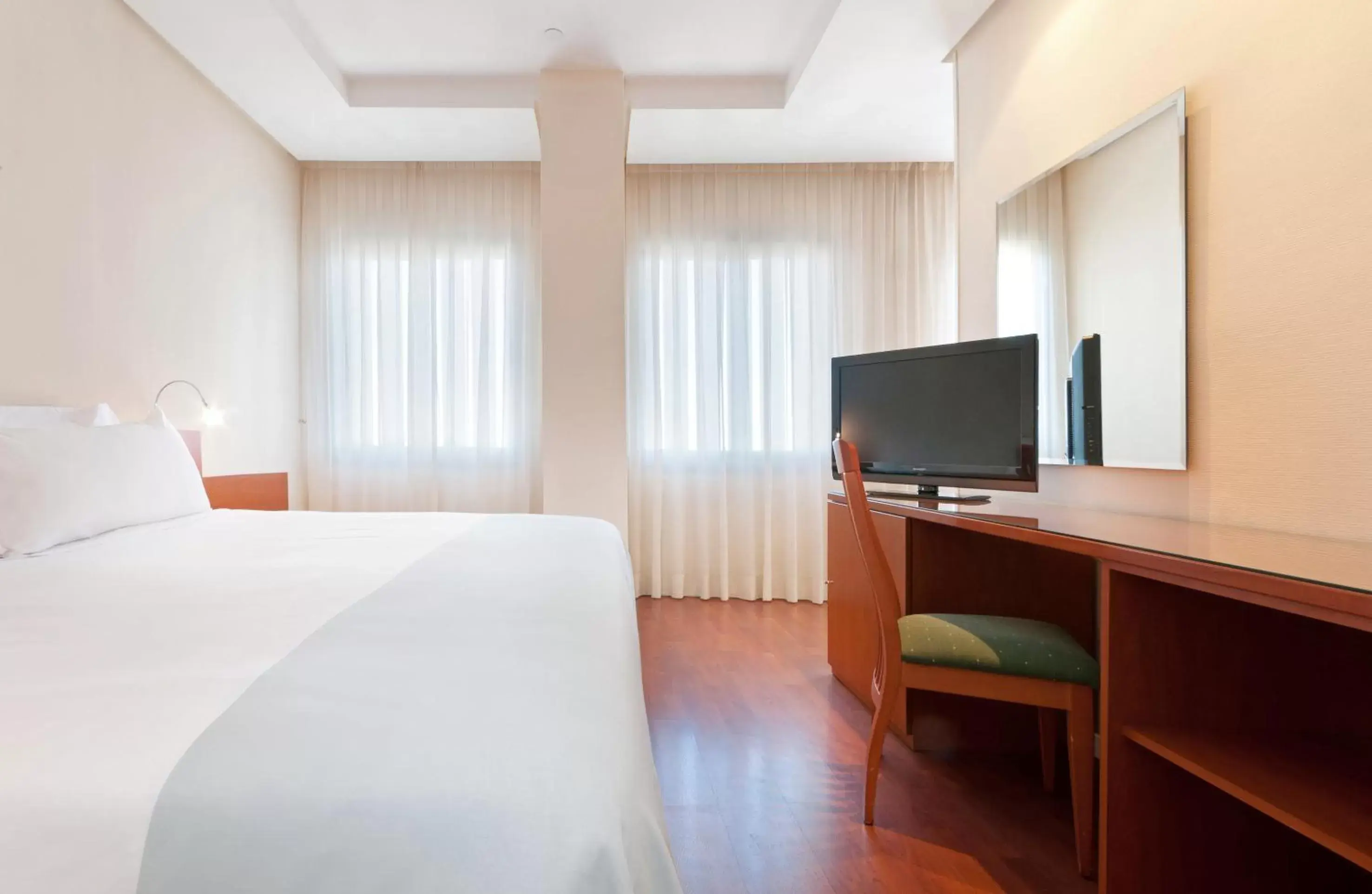 Photo of the whole room, Bed in Hotel Madrid Chamartín, Affiliated by Meliá
