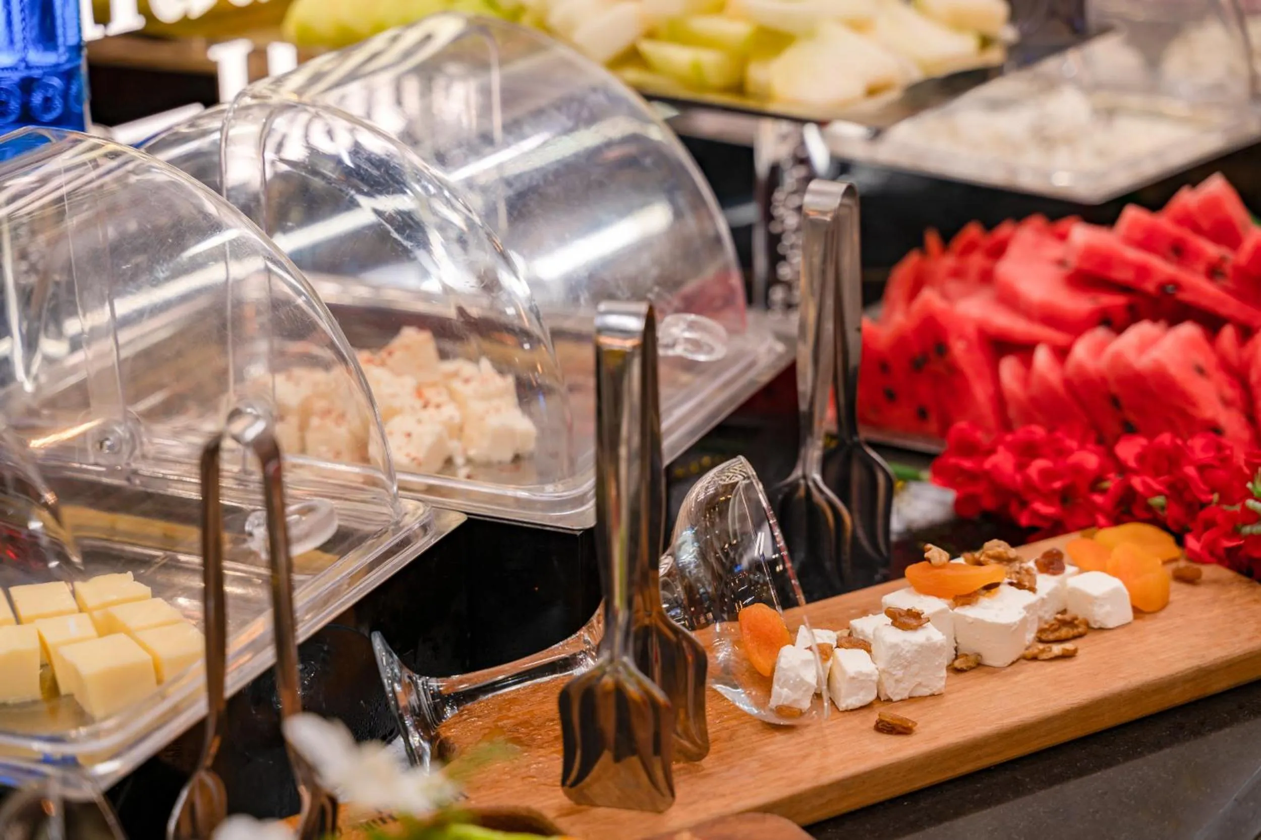 Food and drinks in Best Western Premier Hidden Hills Hotel