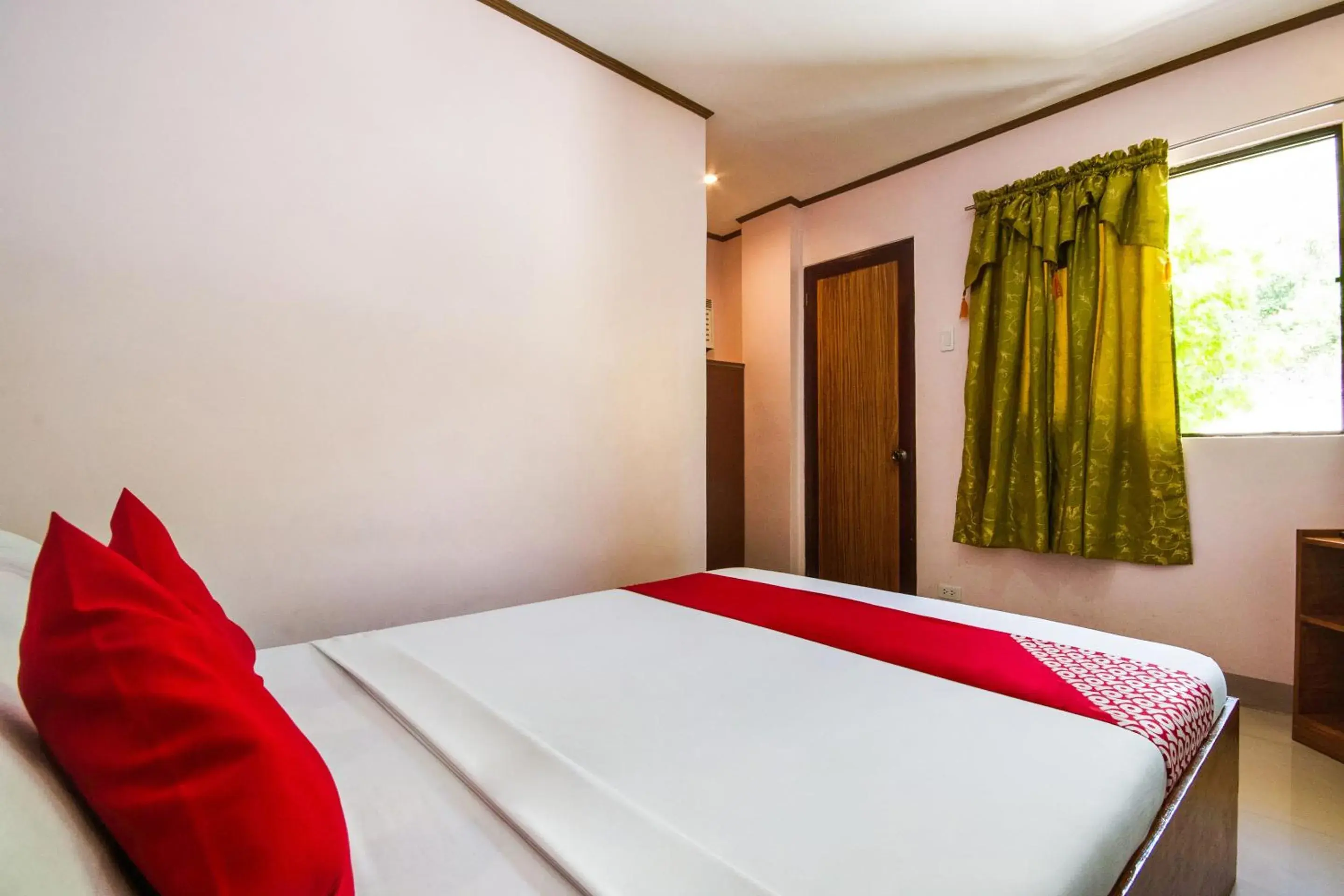 Bedroom, Bed in Casa Bonita Inn Oslob