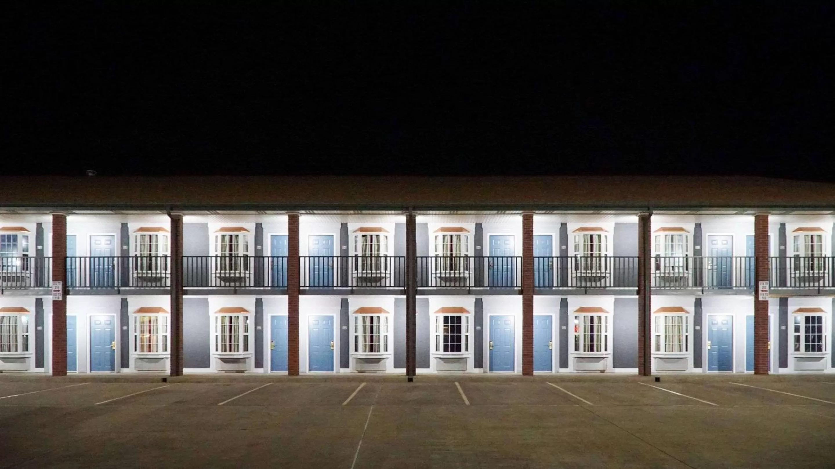 Property building in Rodeway Inn