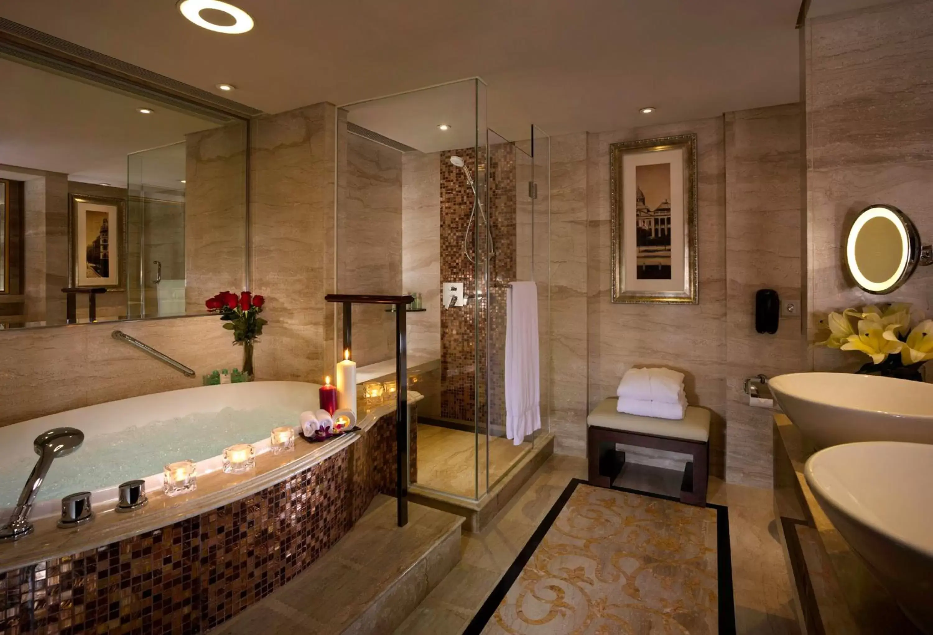 Photo of the whole room, Bathroom in InterContinental Grand Stanford Hong Kong, an IHG Hotel