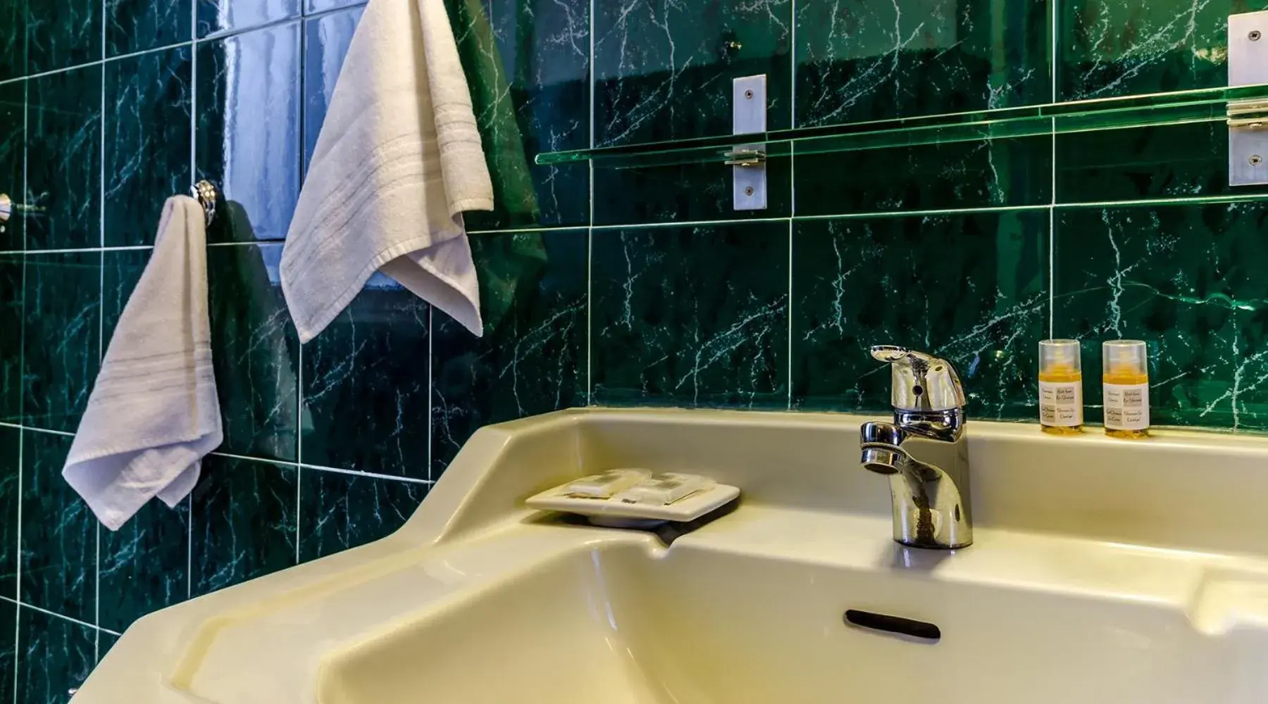 Bathroom in Hotel Antico Acquedotto