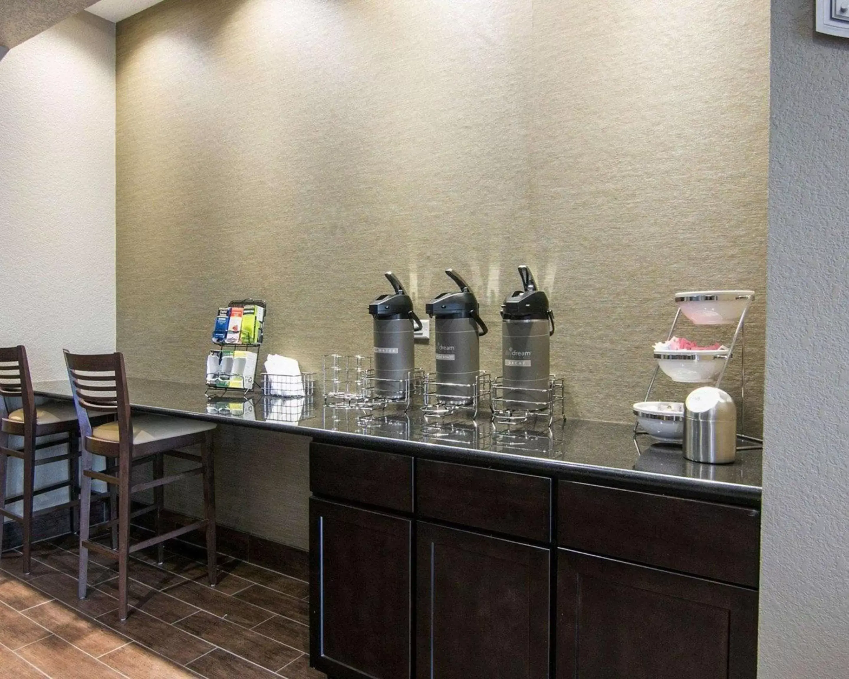 Restaurant/places to eat in Sleep Inn & Suites Fort Dodge