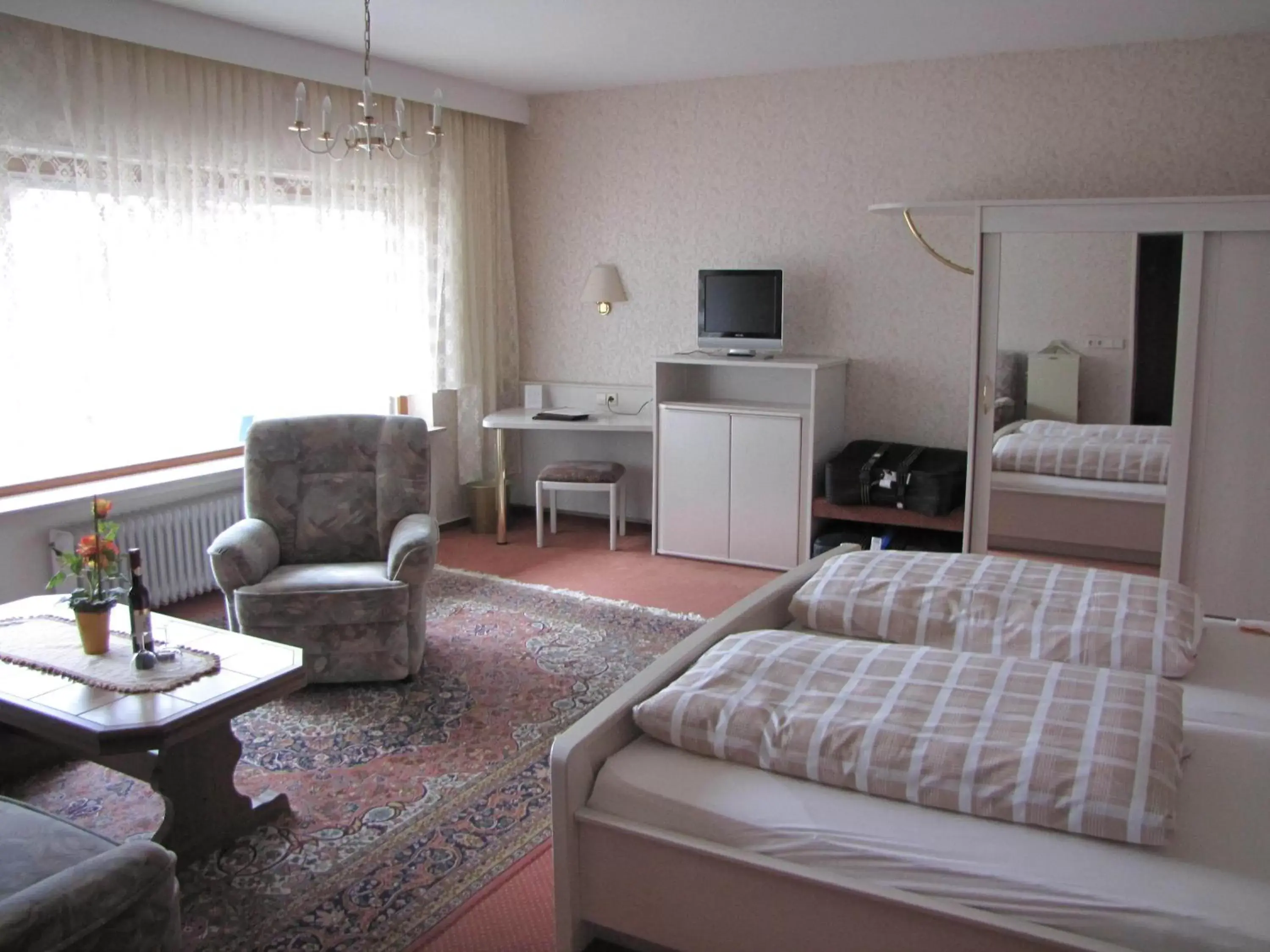 Photo of the whole room, Seating Area in Hotel Harzer am Kurpark