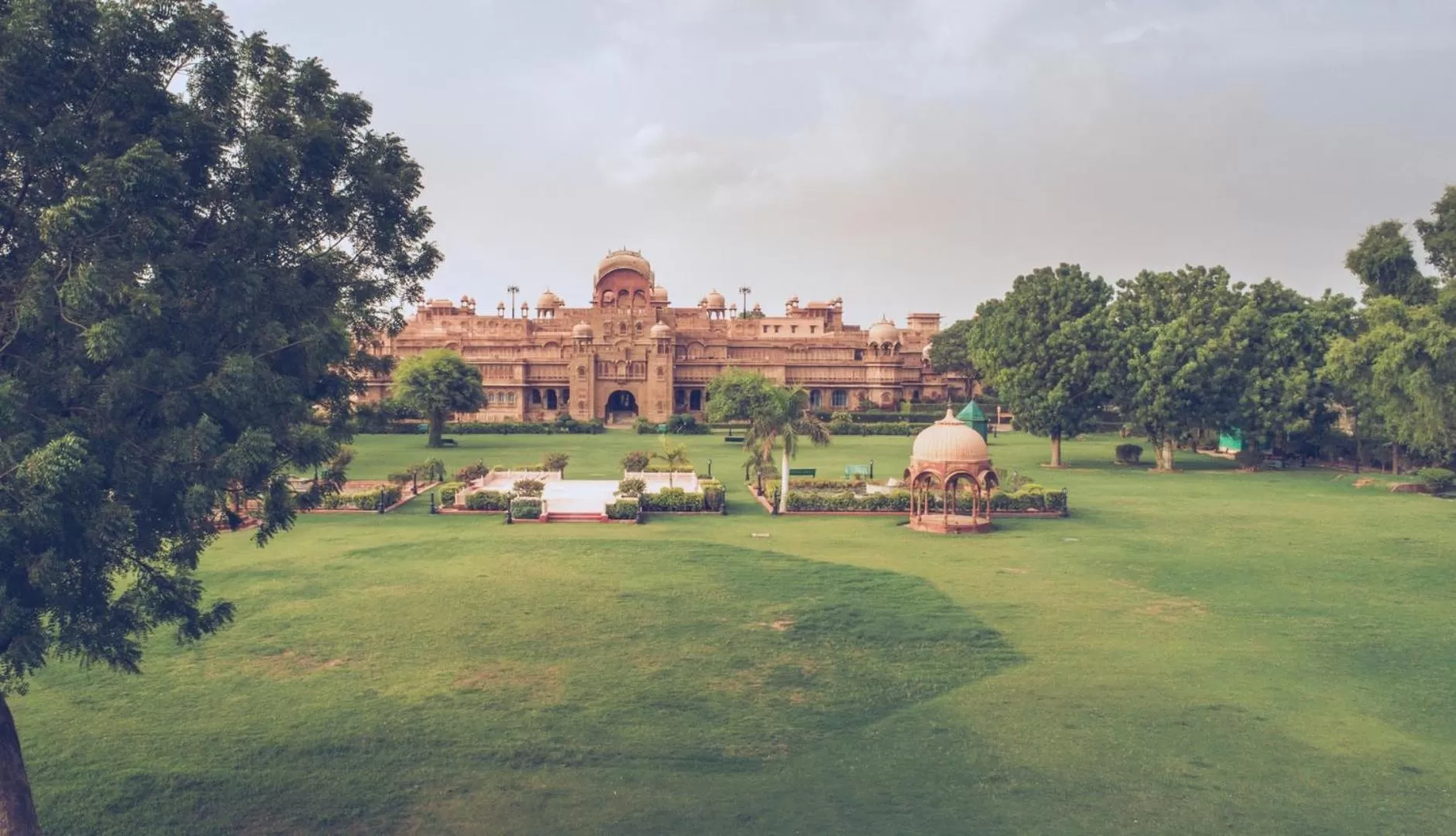 Day in The Laxmi Niwas Palace