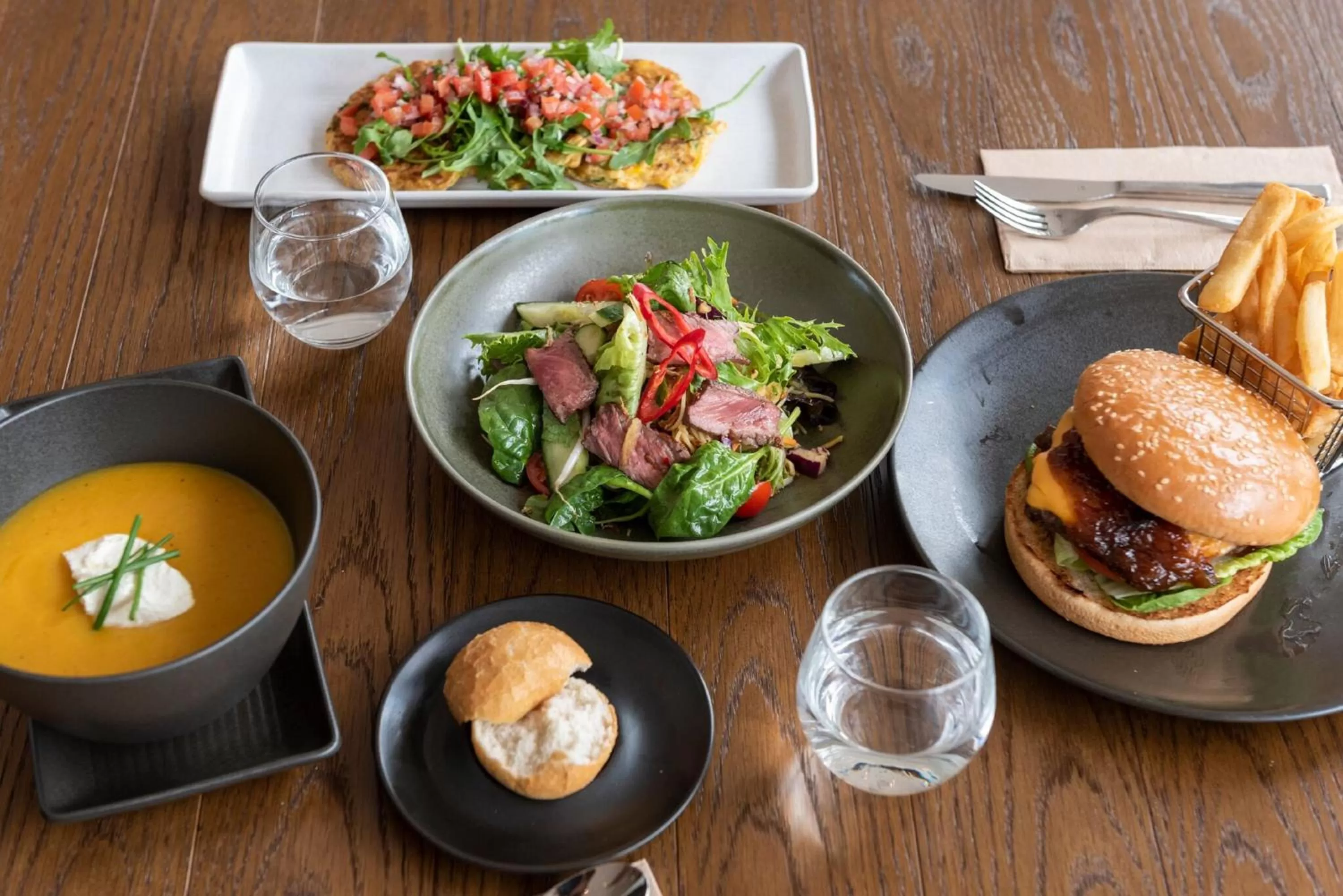 Restaurant/places to eat in Holiday Inn Express Newcastle by IHG