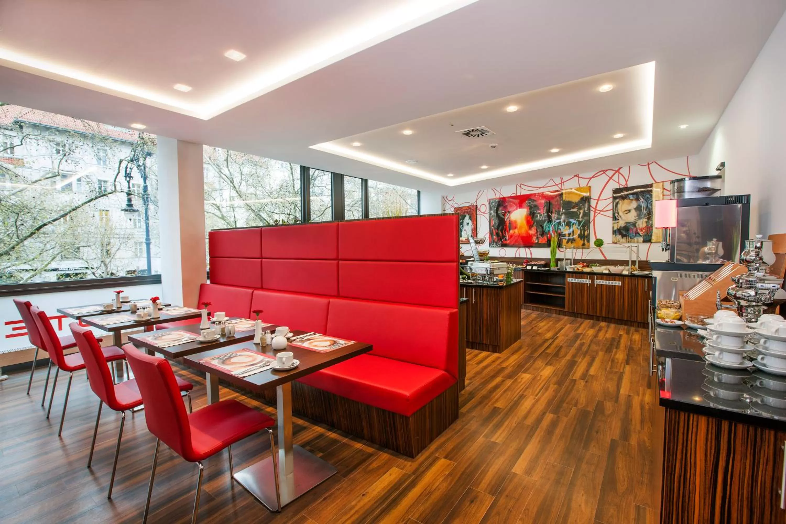 Restaurant/places to eat in Best Western Plus Plaza Berlin Kurfürstendamm