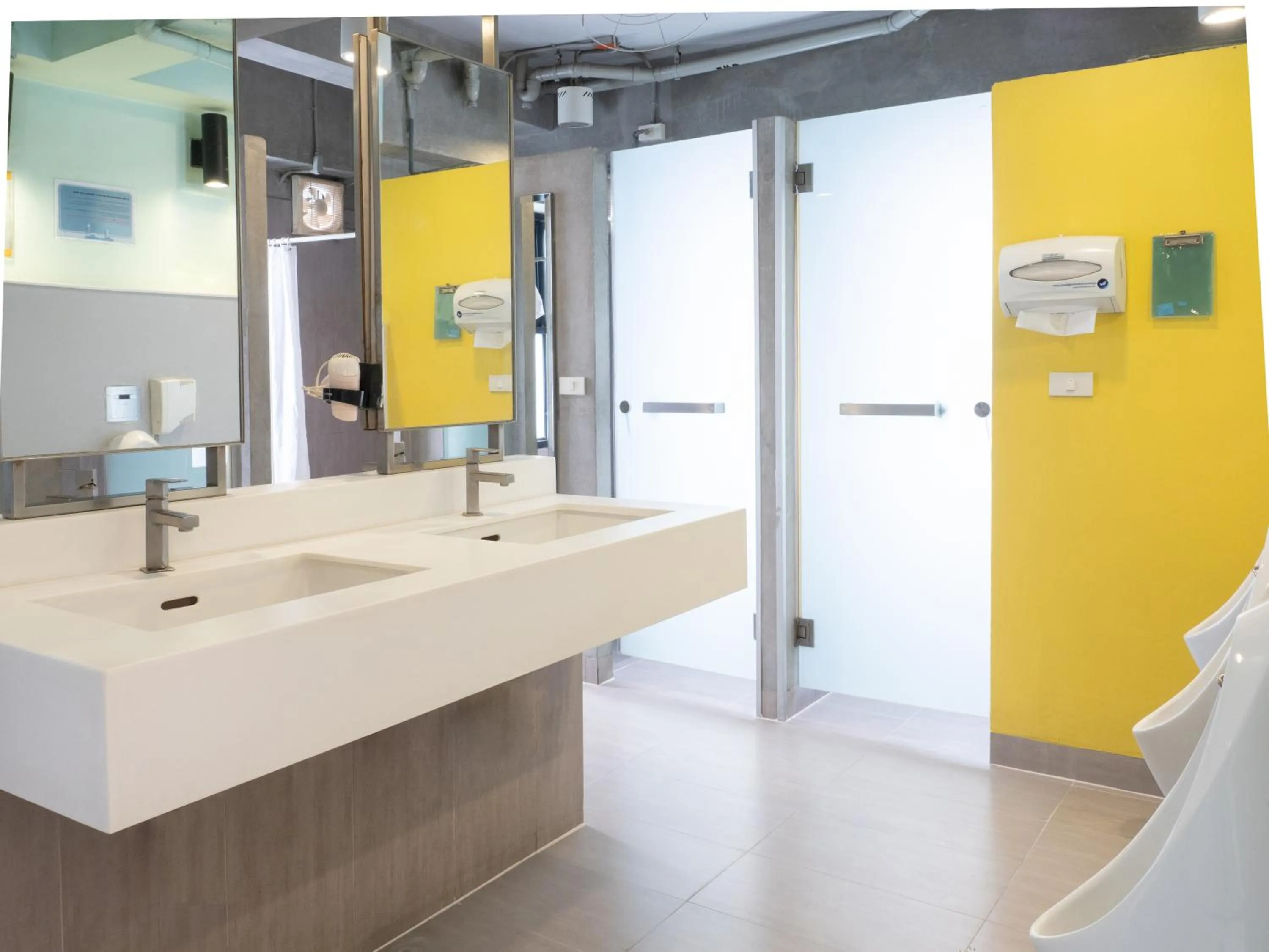 Bathroom in Lub d Bangkok Siam - Opposite MBK & Next to Skytrain - Perfect for shopping lovers!