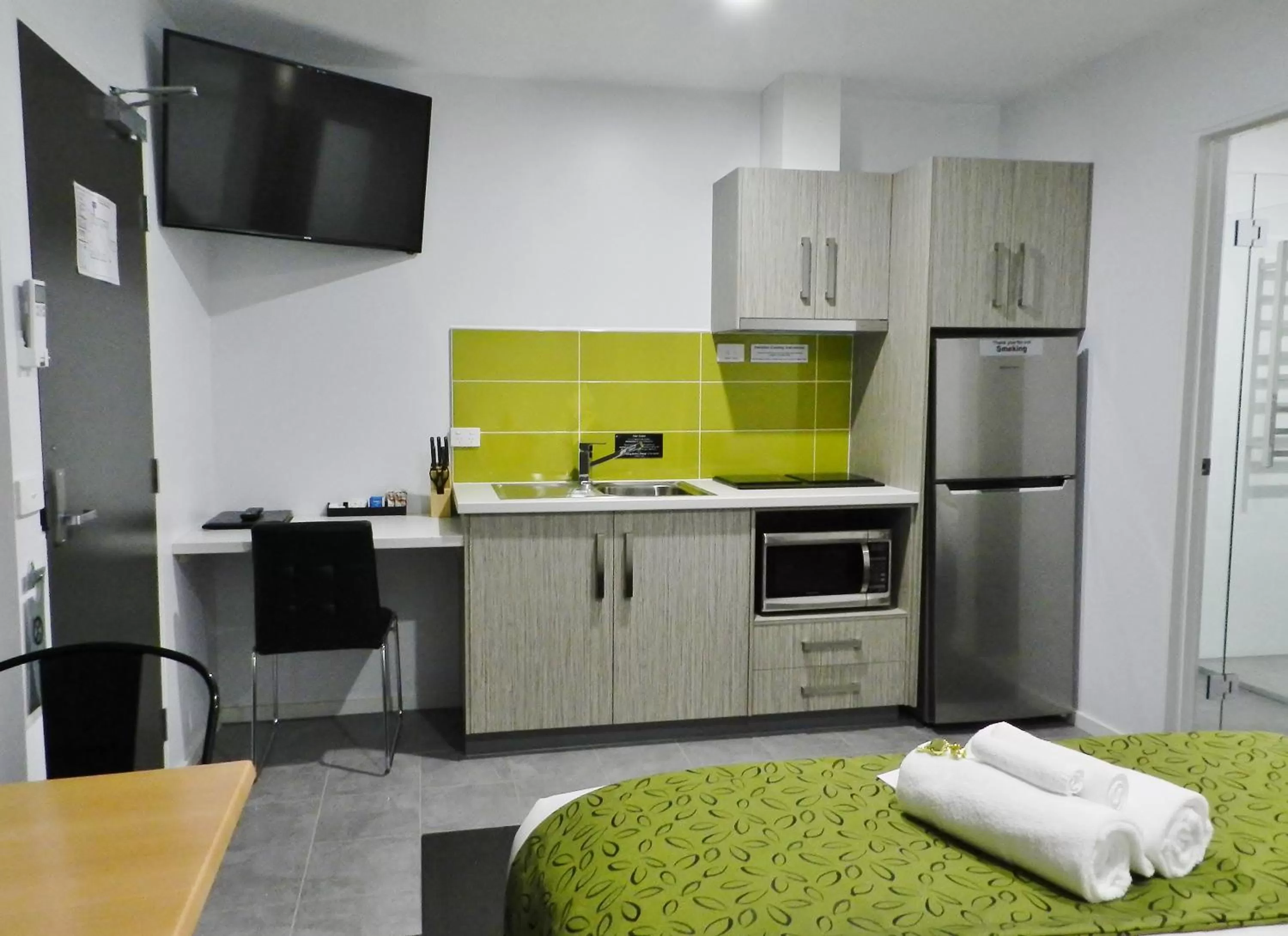 Kitchen/Kitchenette in Motel 24