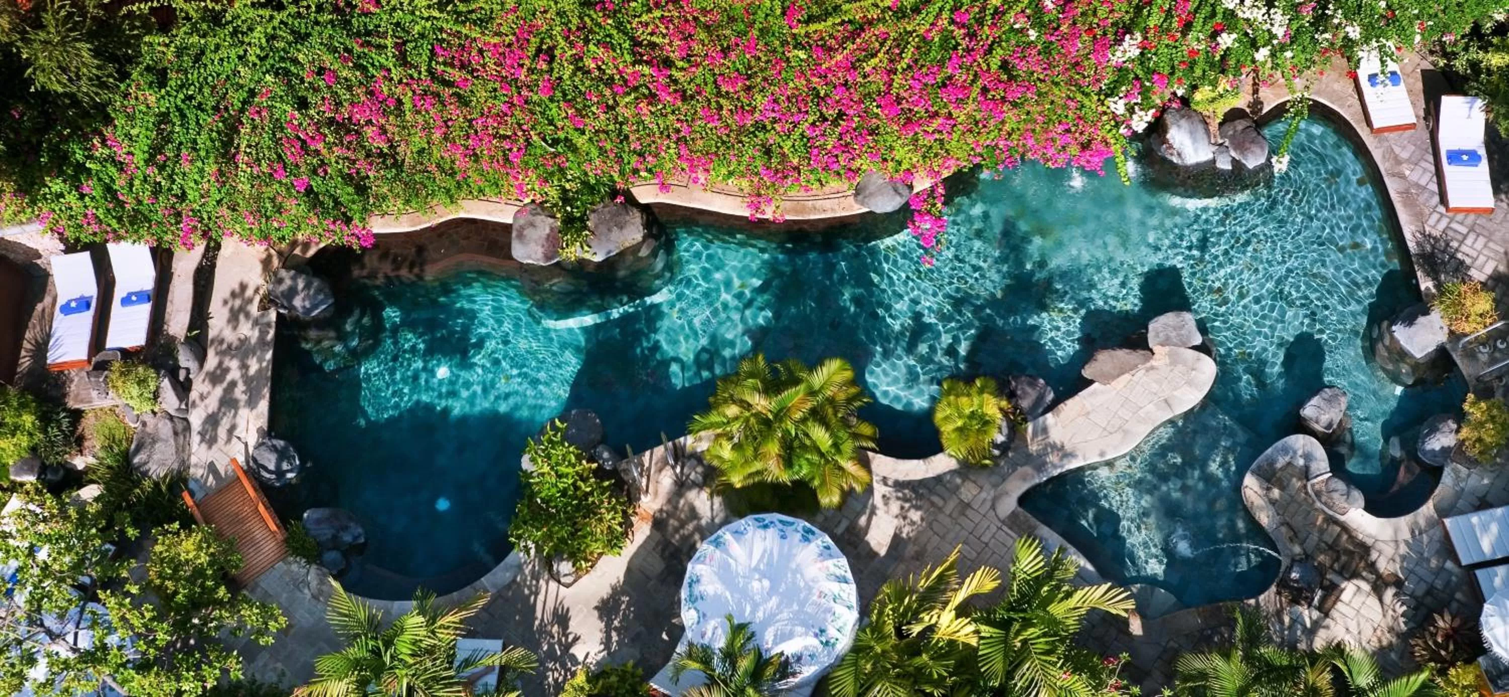 Swimming pool in Poppies Bali