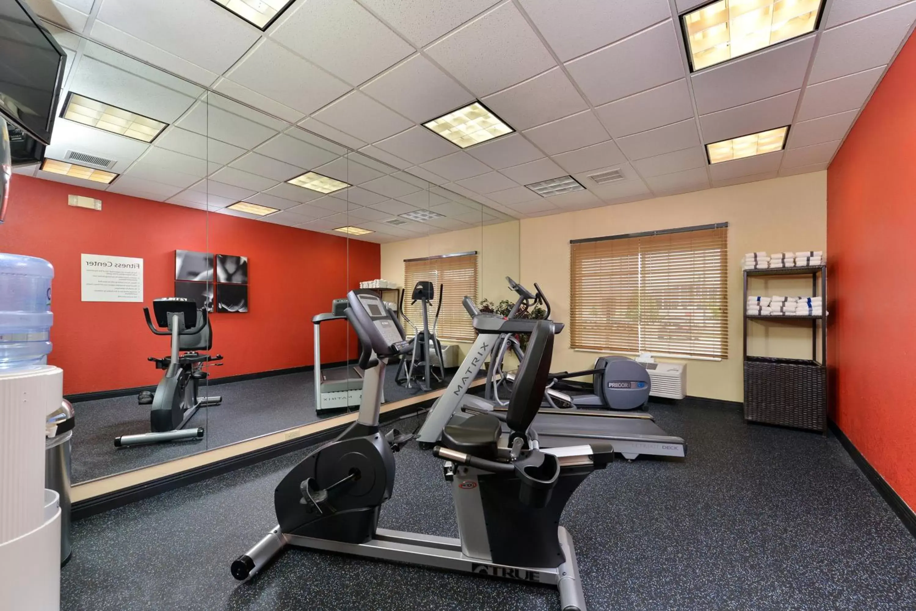 Spa and wellness centre/facilities, Fitness Center/Facilities in Holiday Inn Express St. Paul South - Inver Grove Heights, an IHG Hotel