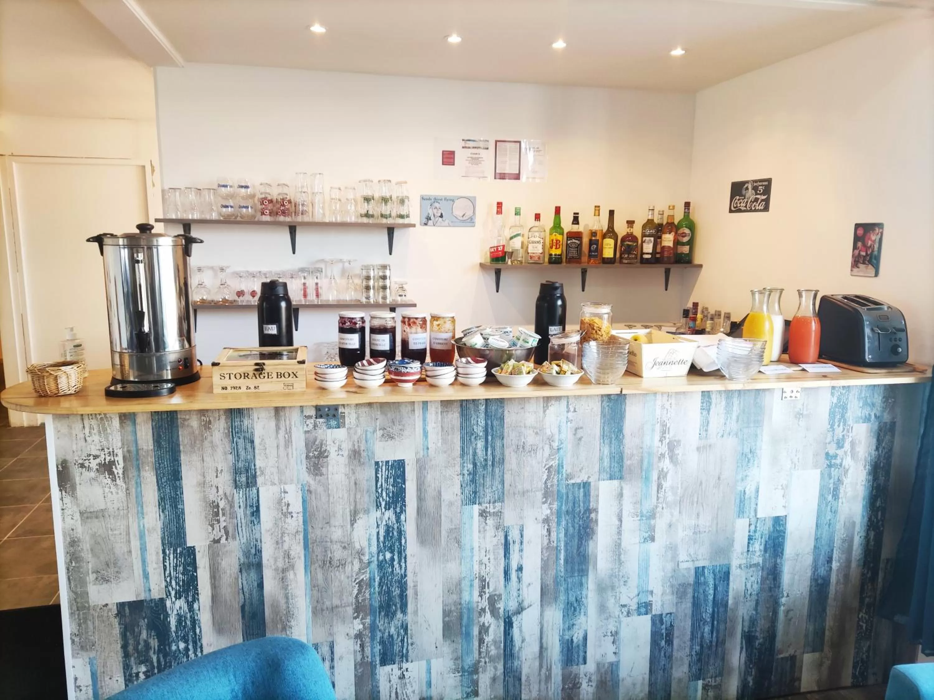 Breakfast in La Côte de Lumière