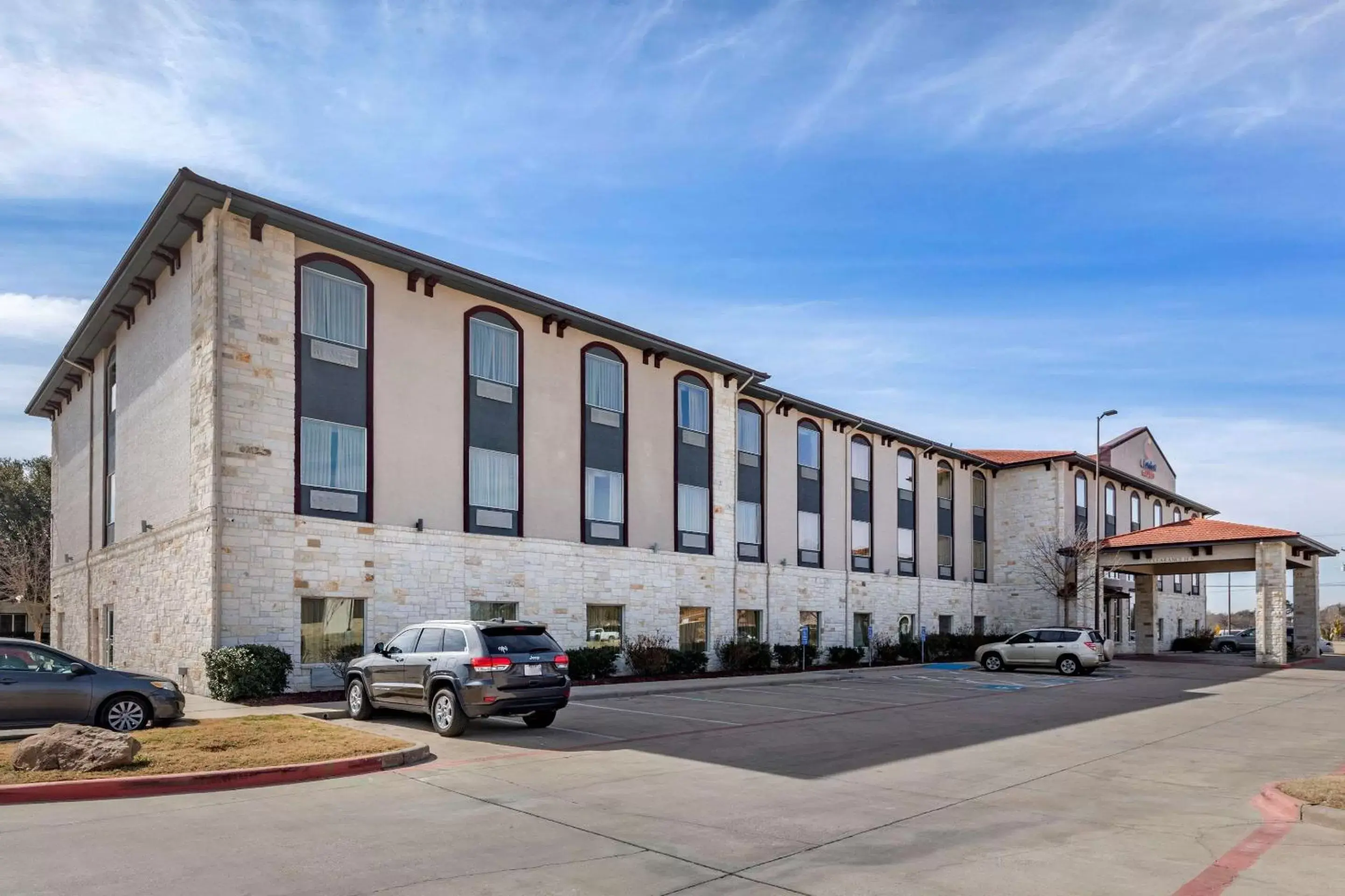 Property Building in Comfort Suites Granbury