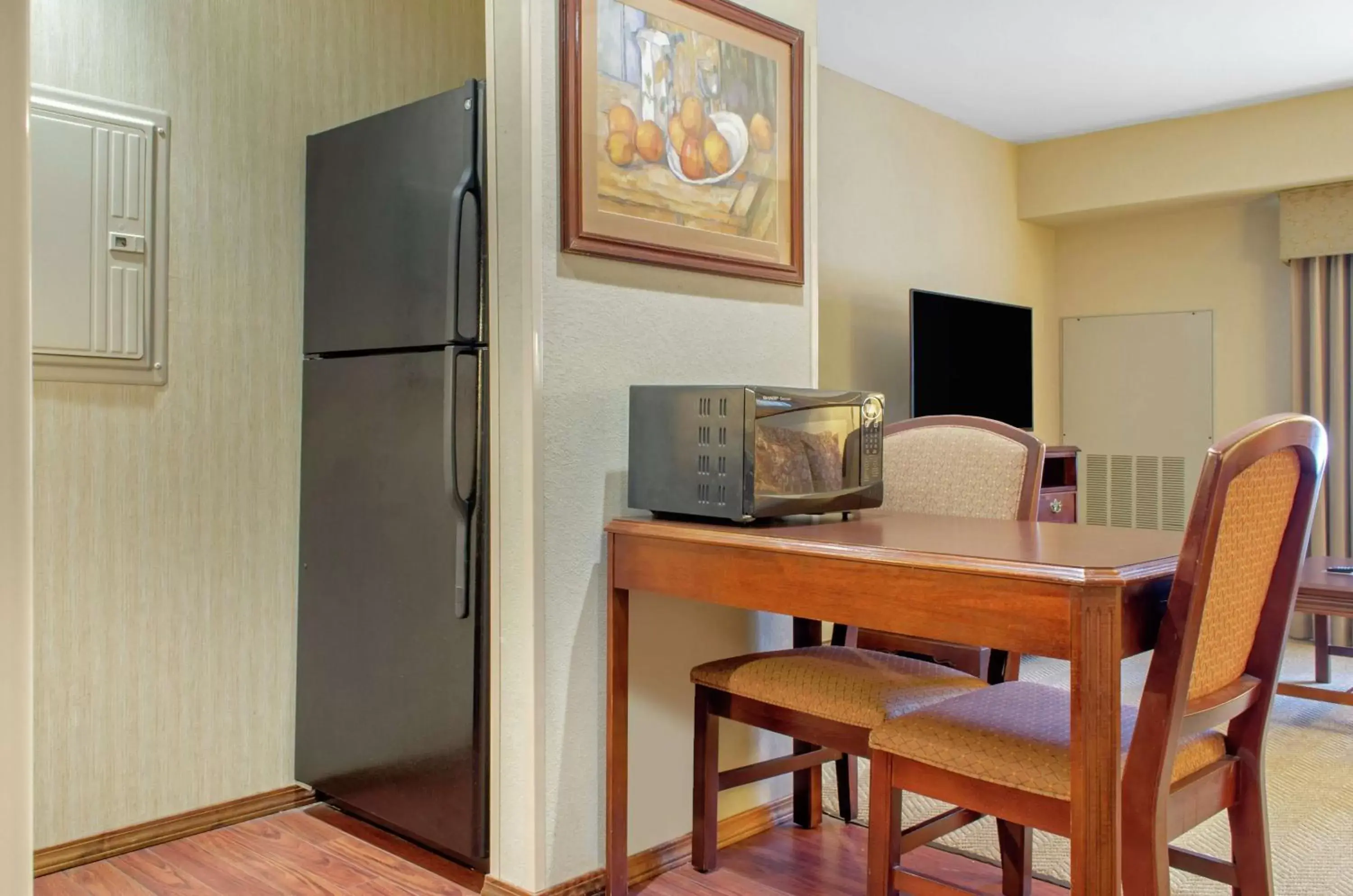 Kitchen or kitchenette, Dining Area in Homewood Suites by Hilton College Station