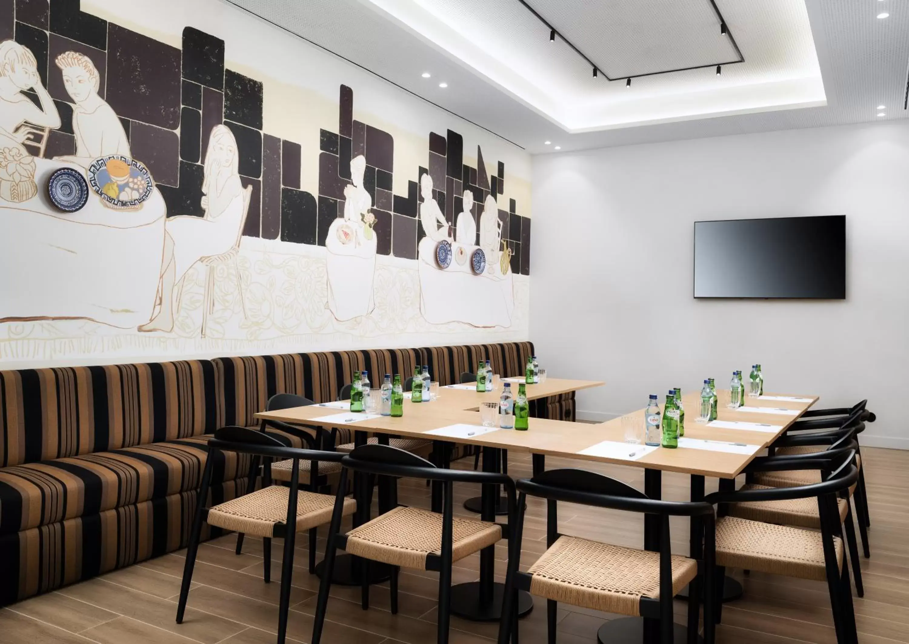 Meeting/conference room, Restaurant/Places to Eat in Hilton Garden Inn Evora
