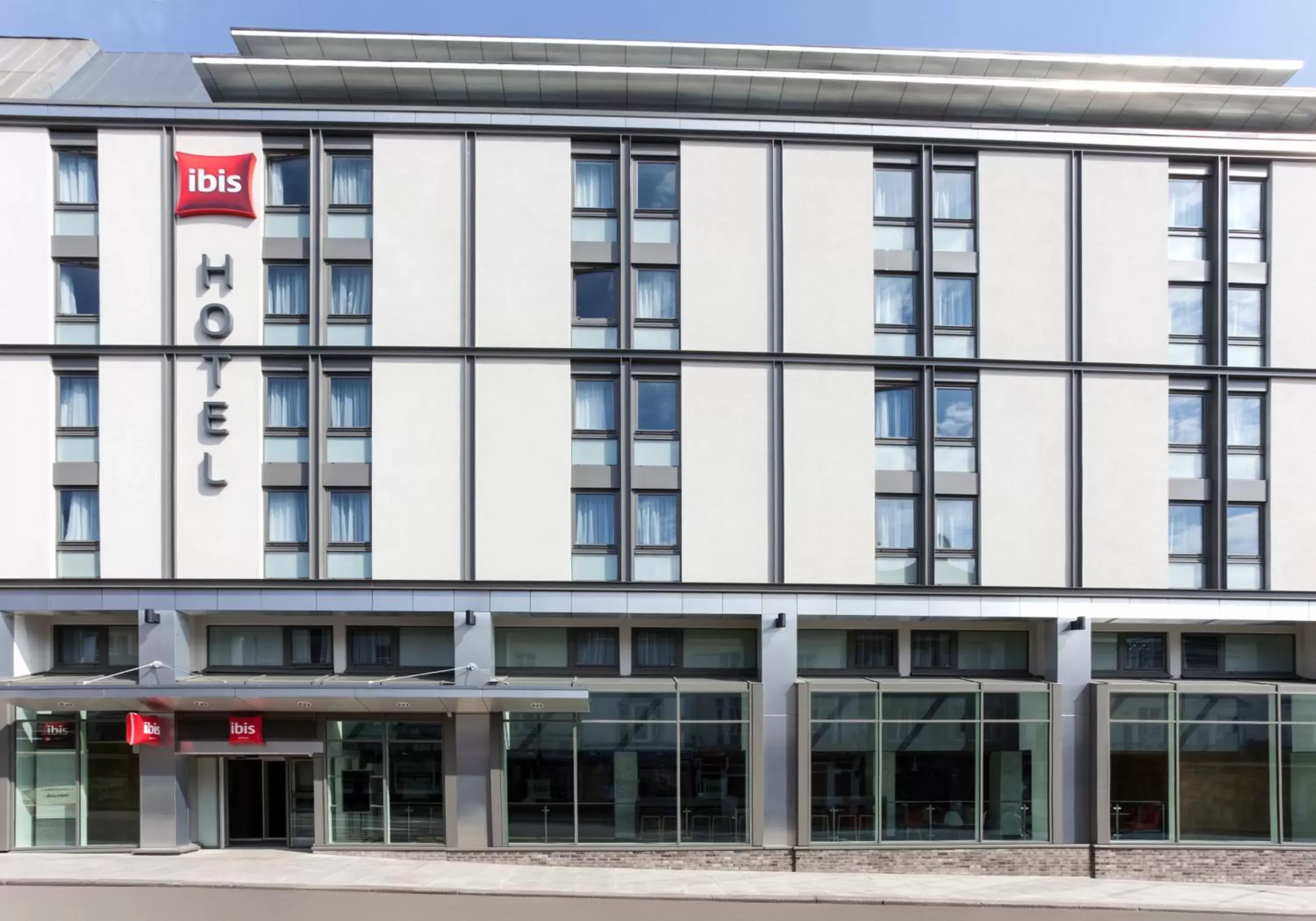 Facade/entrance, Property Building in ibis Brighton City Centre - Station