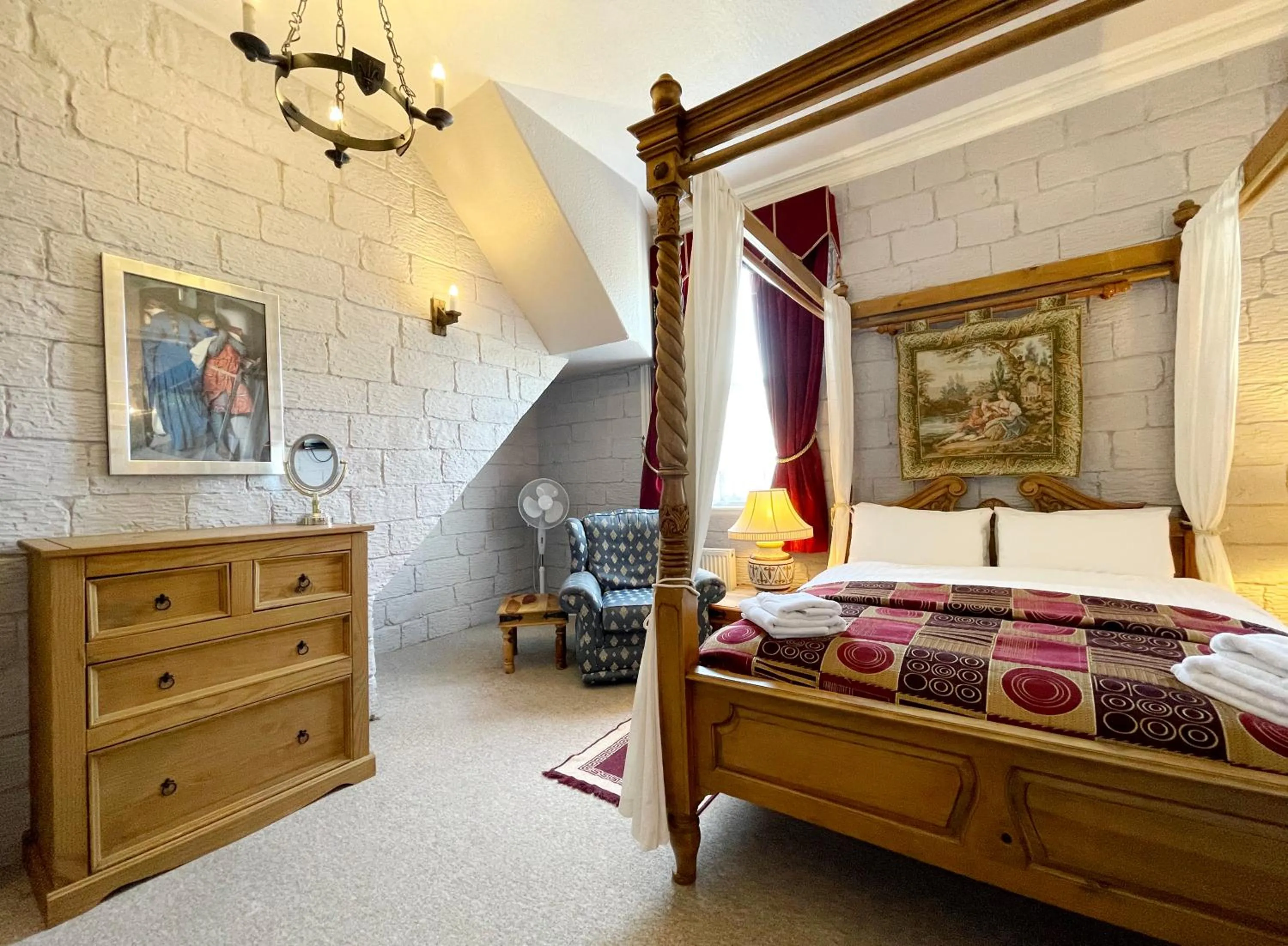 Bedroom, Bed in Dukes Folly Hotel