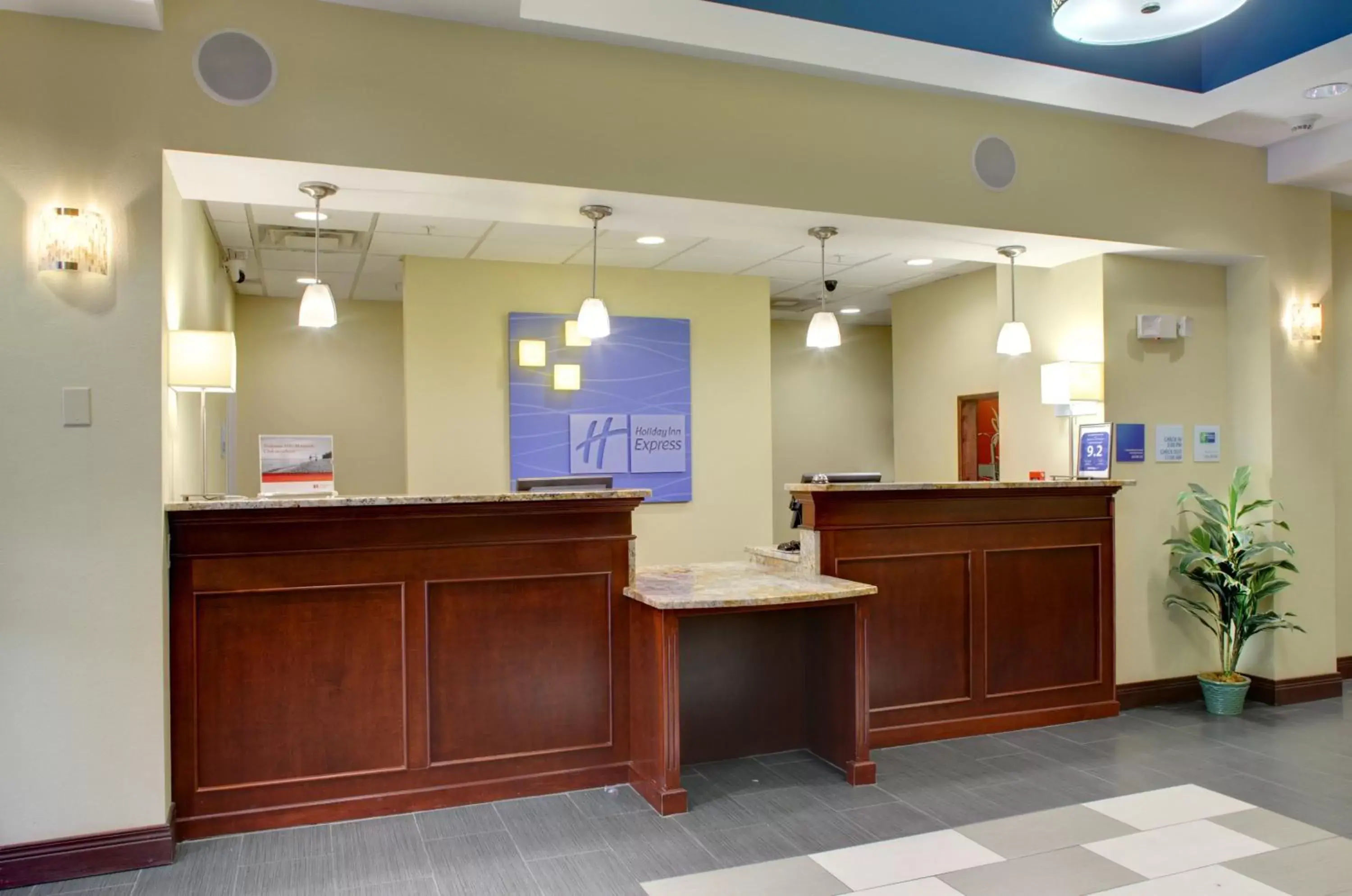 Lobby or reception, Lobby/Reception in Holiday Inn Express & Suites Cross Lanes, an IHG Hotel