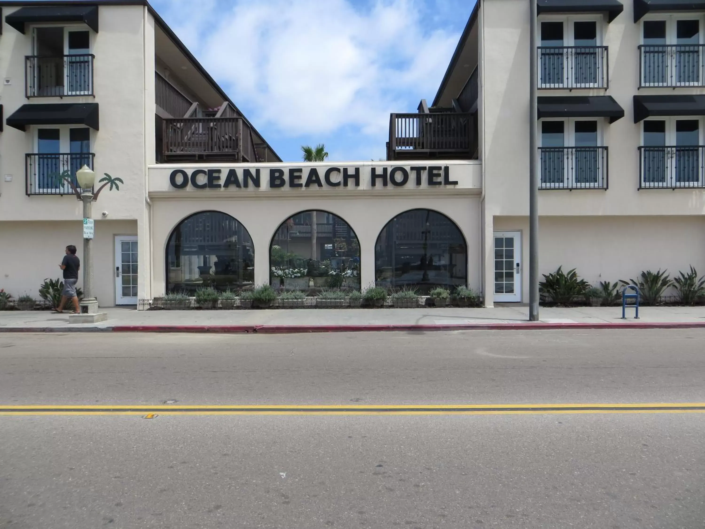 Facade/entrance in Ocean Beach Hotel Facade/entrance in Ocean Beach Hotel