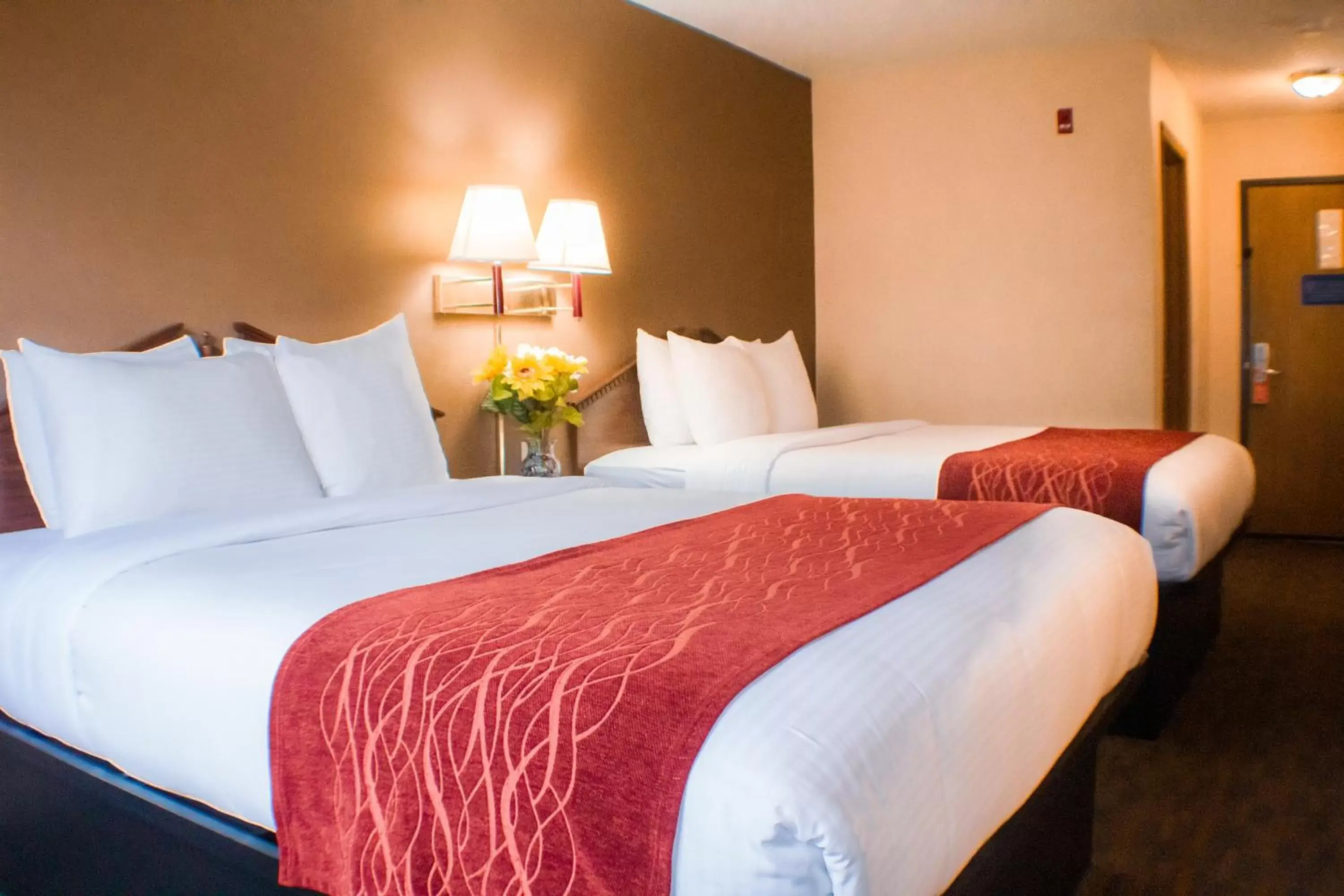 Bed in Victorian Inn & Suites-York