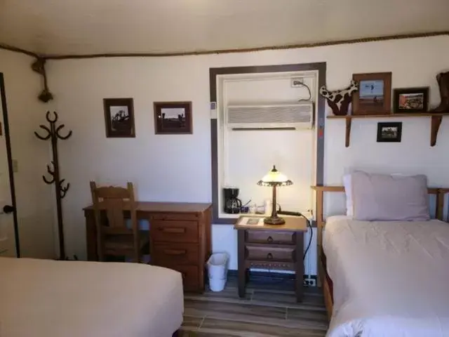 Bed in Lee's Ferry Lodge at Vermilion Cliffs