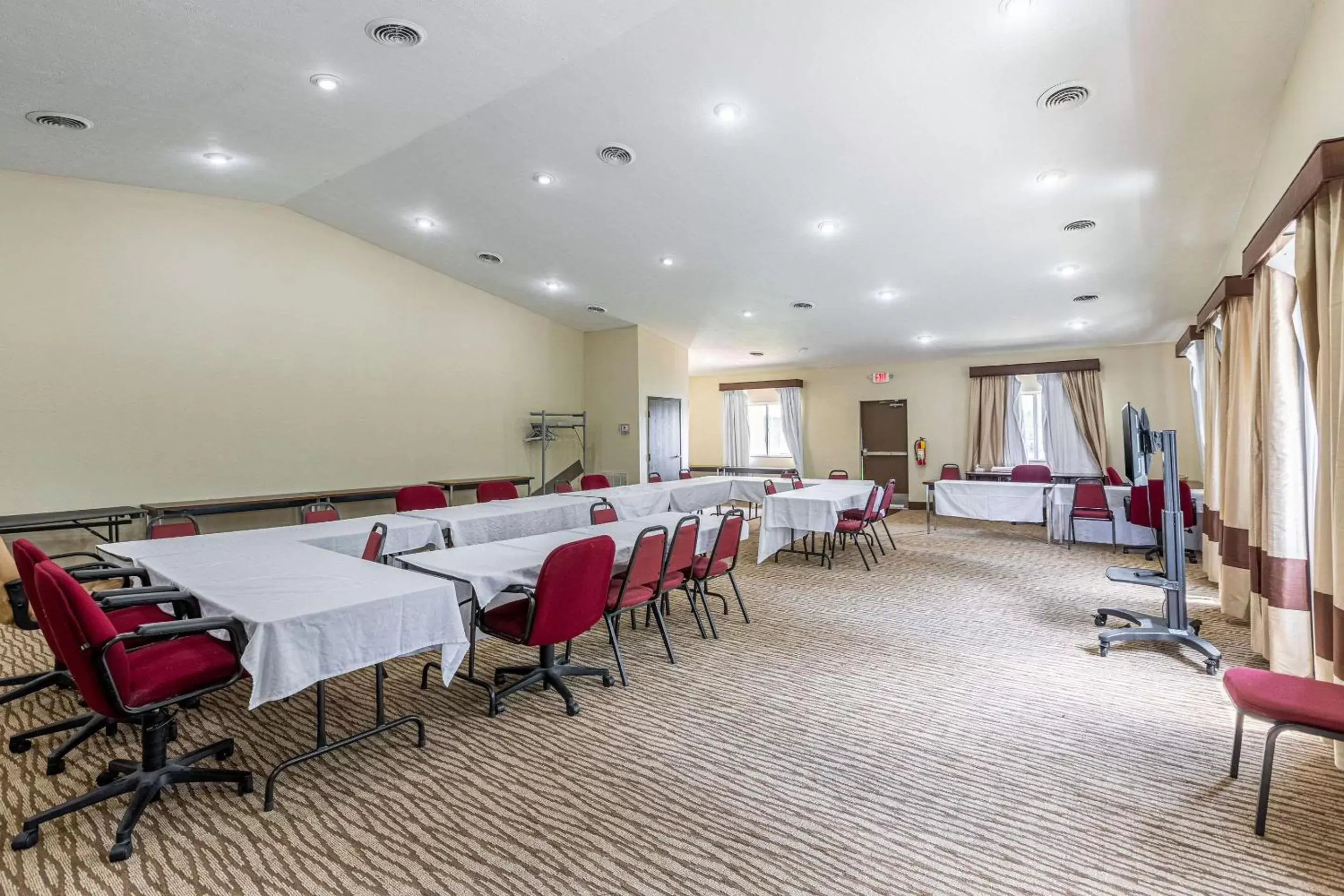 Meeting/conference room in Comfort Inn & Suites Fairborn near Wright Patterson AFB